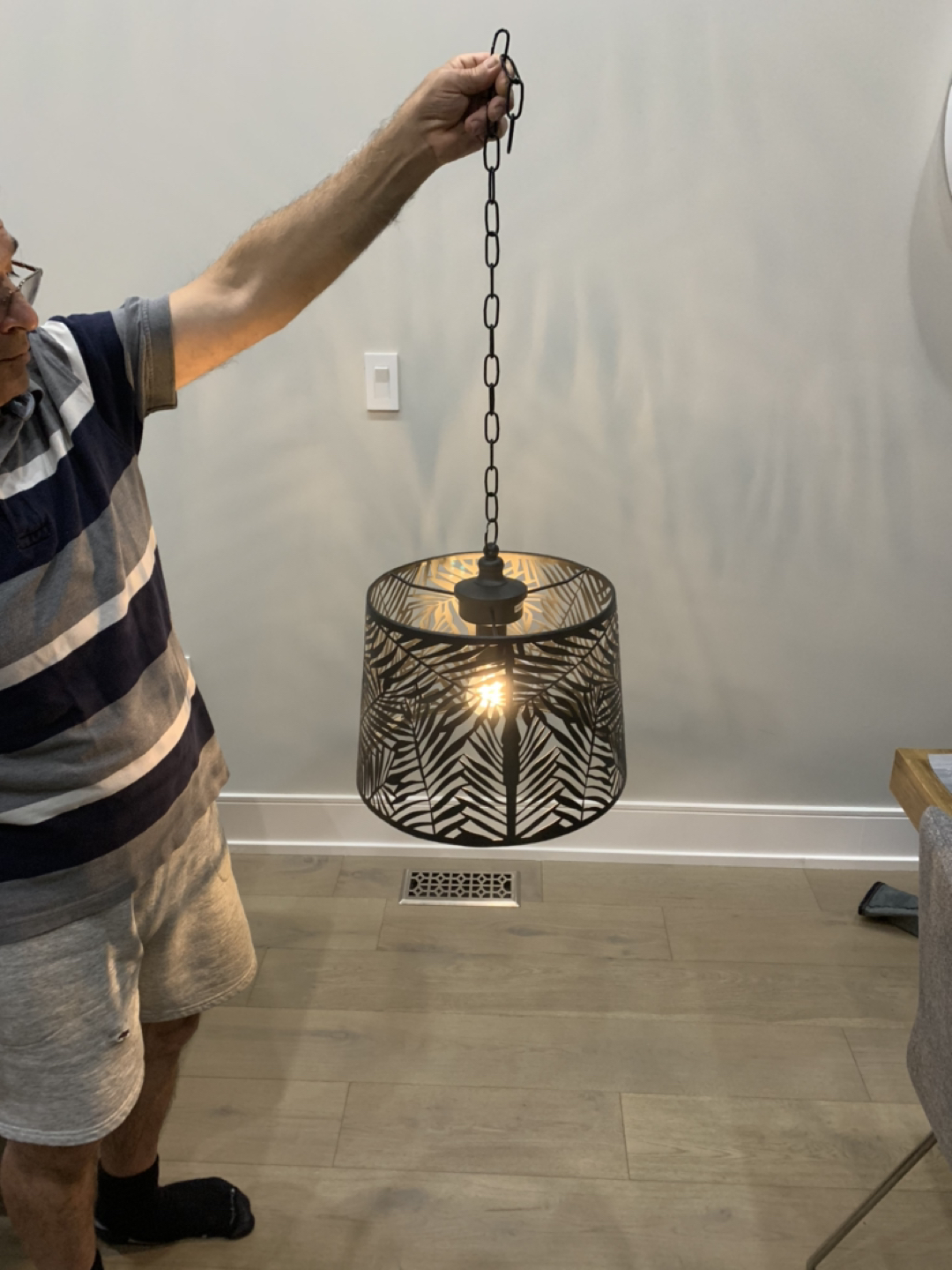 Gazebo light / chandelier with remote  - photo 3