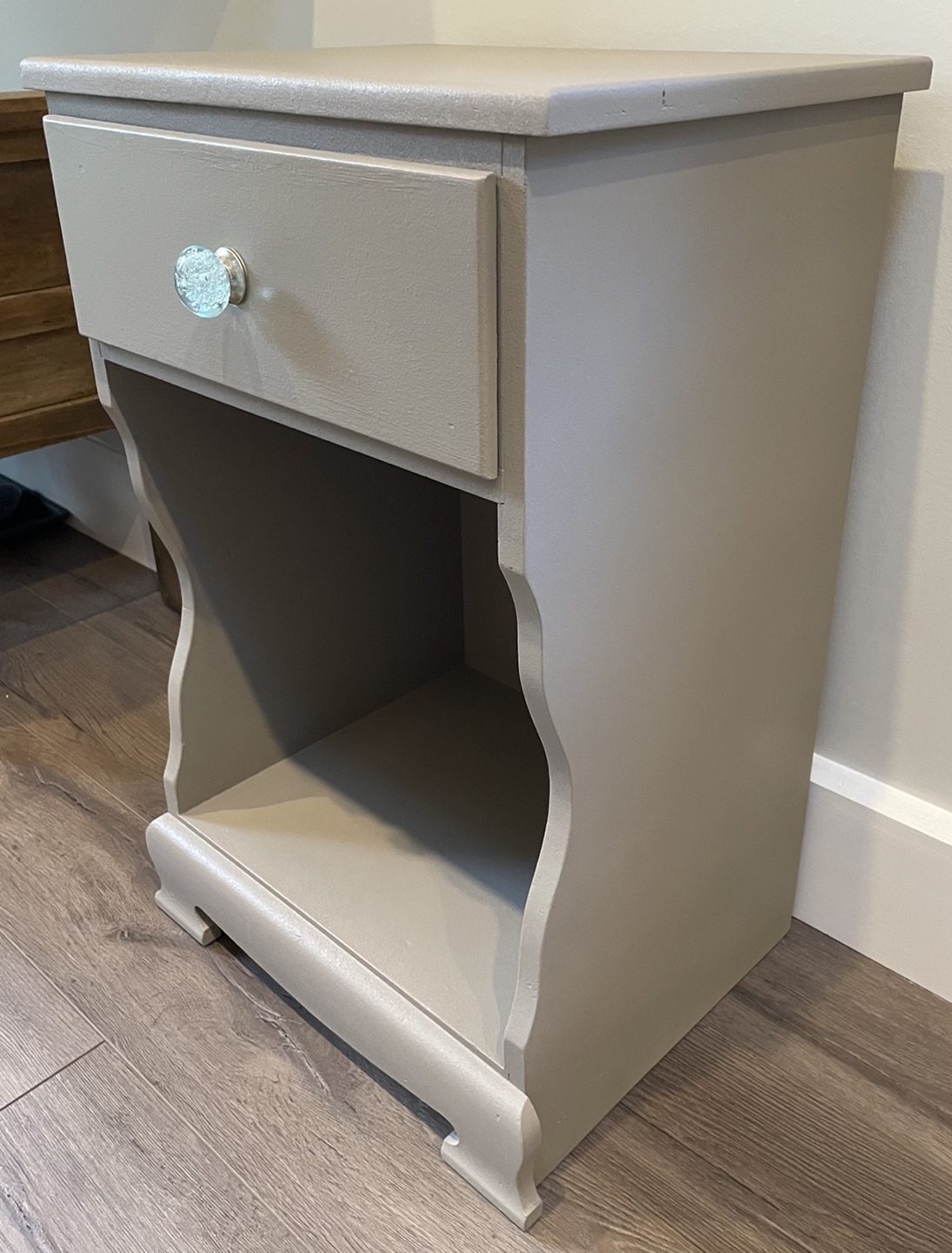 Vintage side table/nightstand  - photo 2