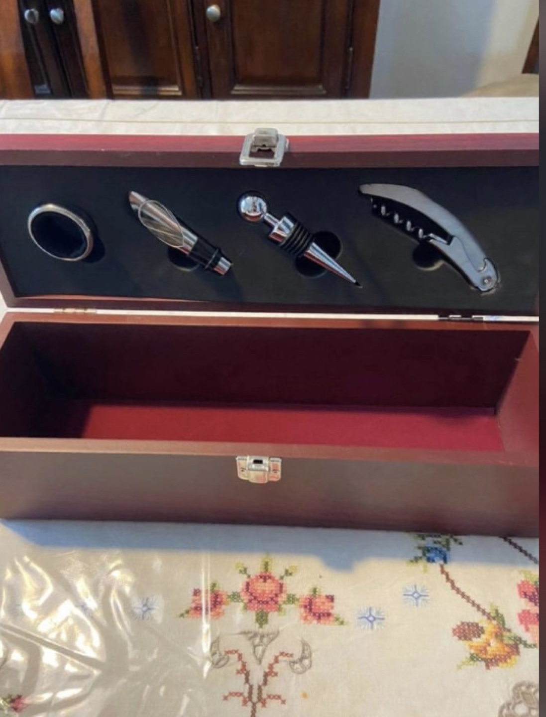 Brand New Wine Set for $10!!! 