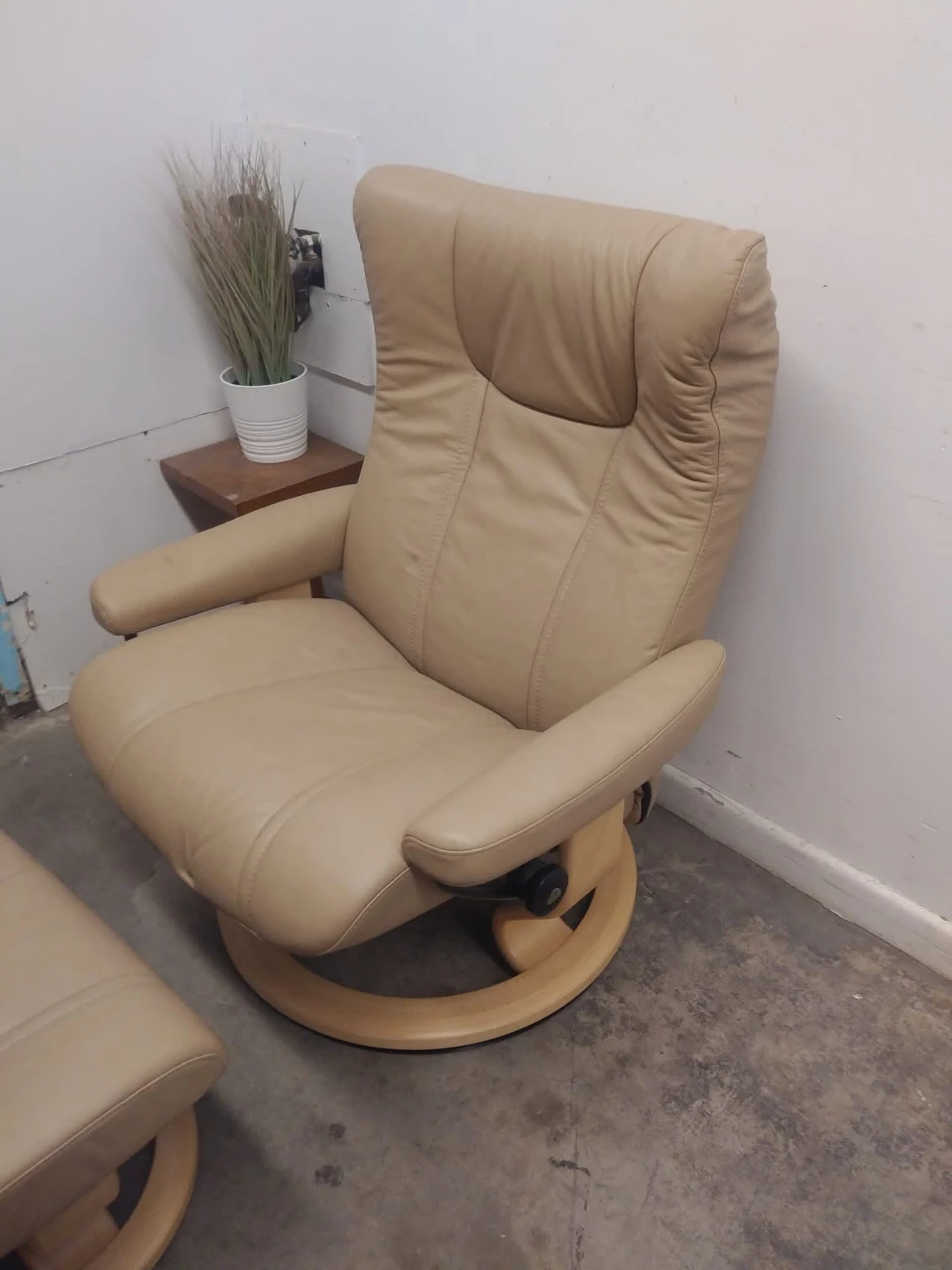 Recliner with Ottoman - photo 4