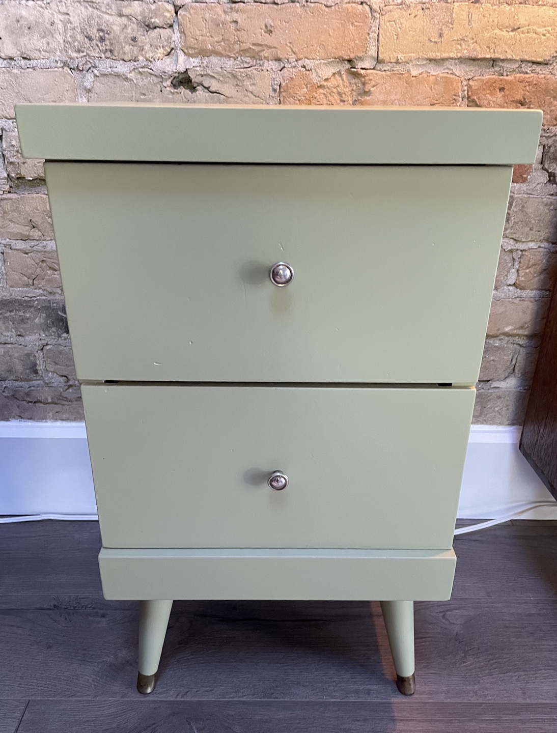 Cute little vintage side table 