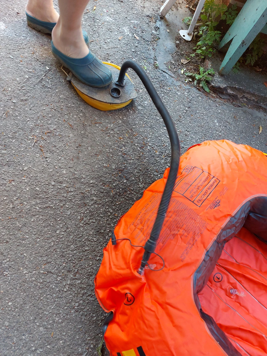 Lake Adventure! inflatable boat, oars and foot pump image indicator(4)