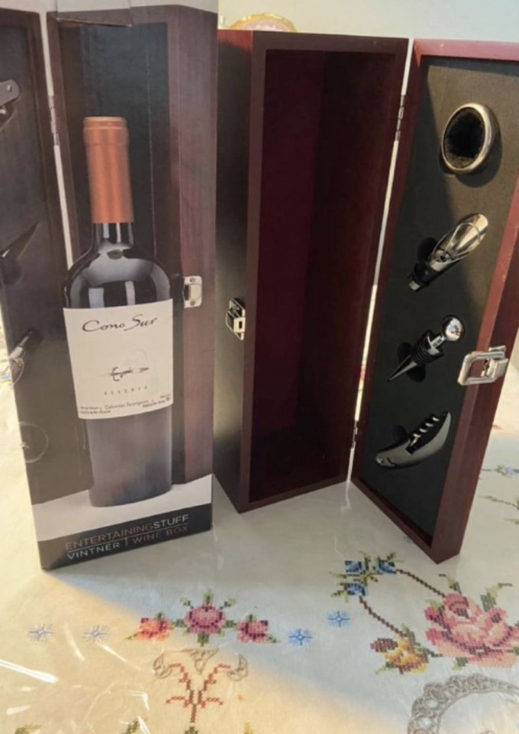 Brand New Wine Set for $10!!!  image indicator(3)