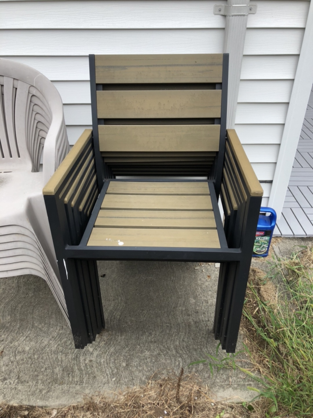 expendable back yard table with chairs - photo 2