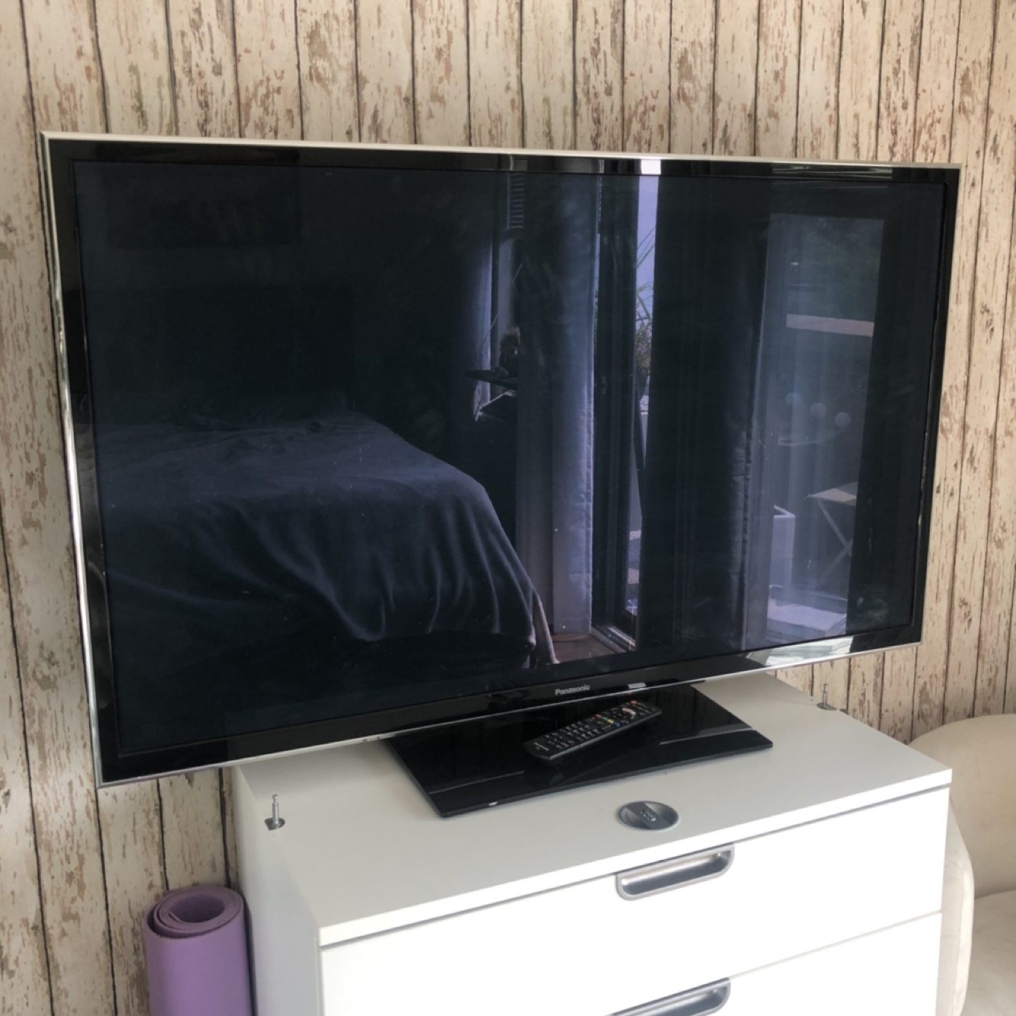 Large Panasonic Flatscreen Smart TV