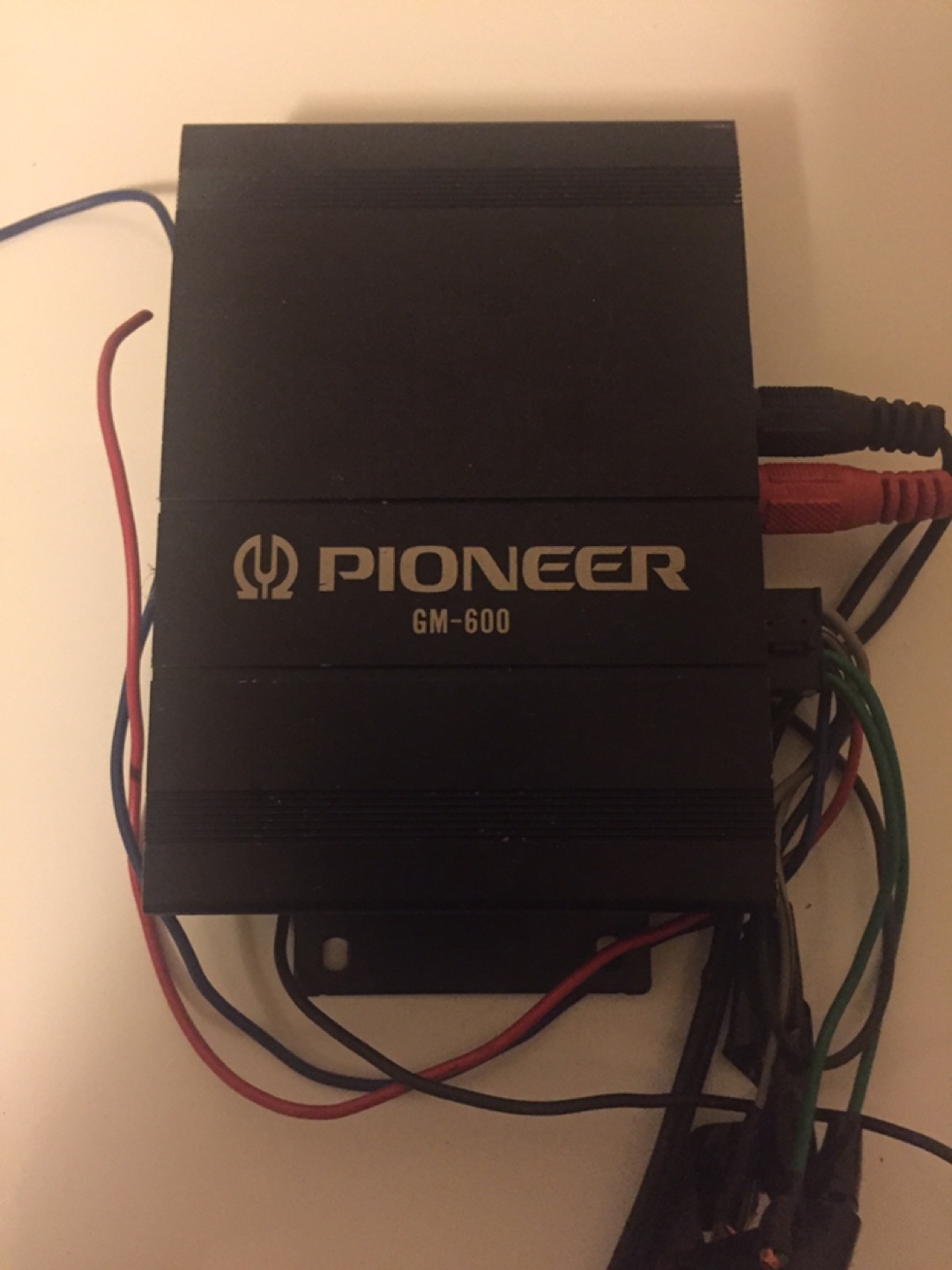 Car stereo/CD changer - photo 2