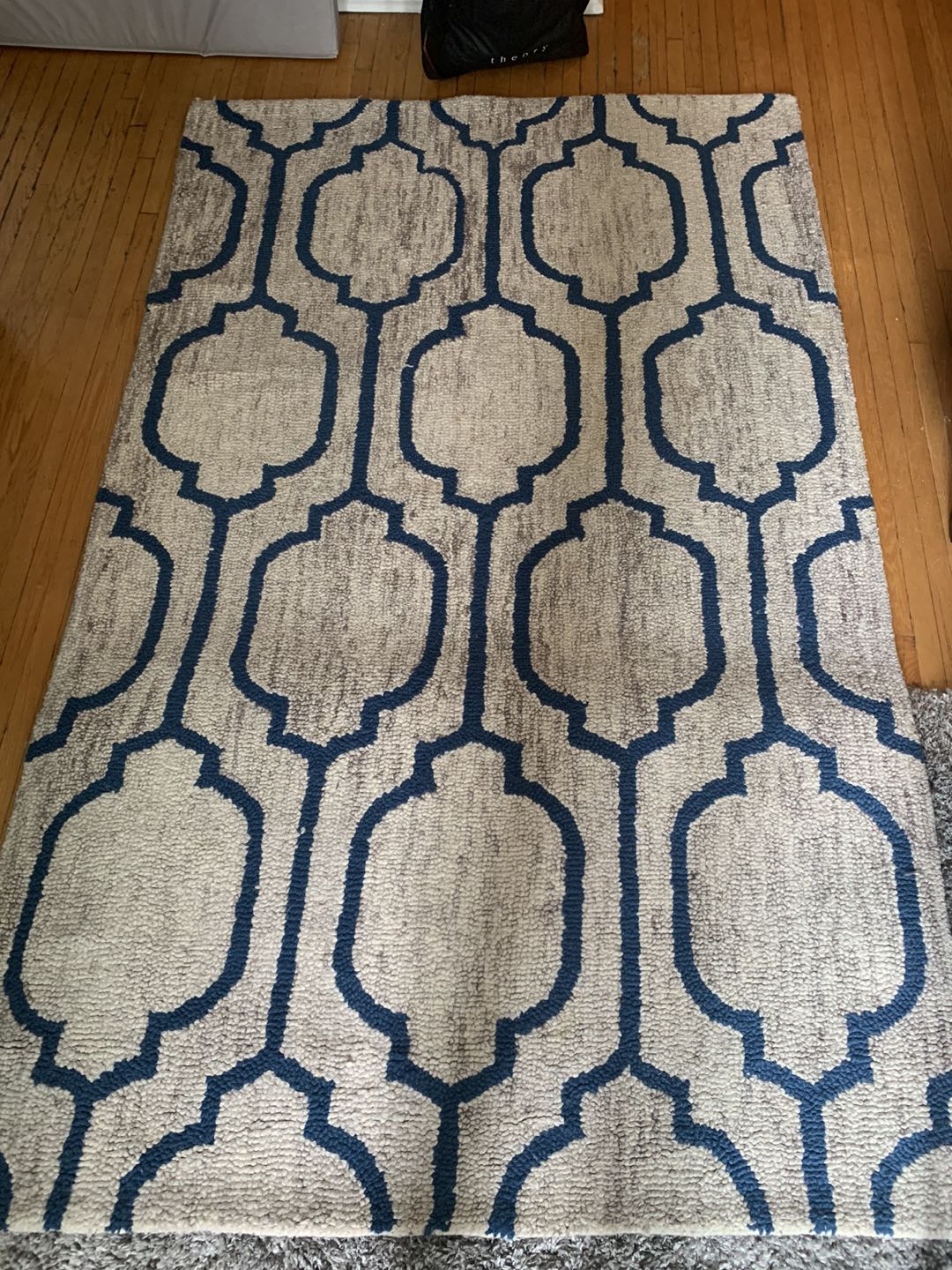 5’x8’ area rug - 100% wool thumbnail