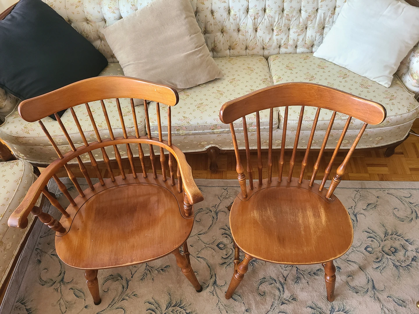 2 Wooden Chairs with Cushions - photo 5