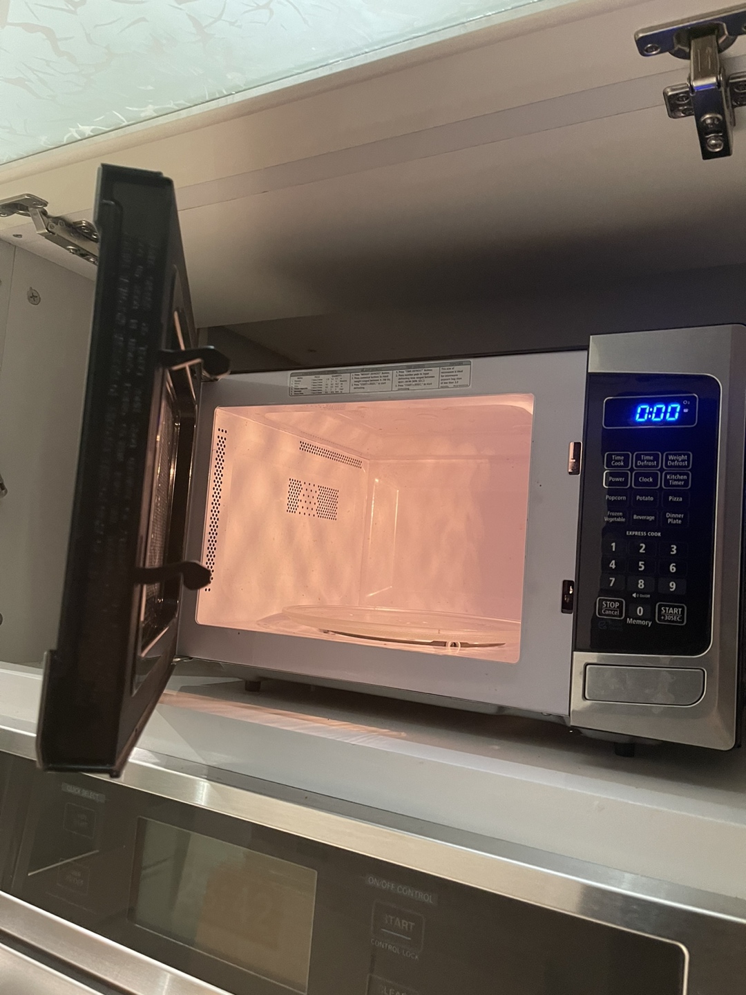 Microwave  - photo 3