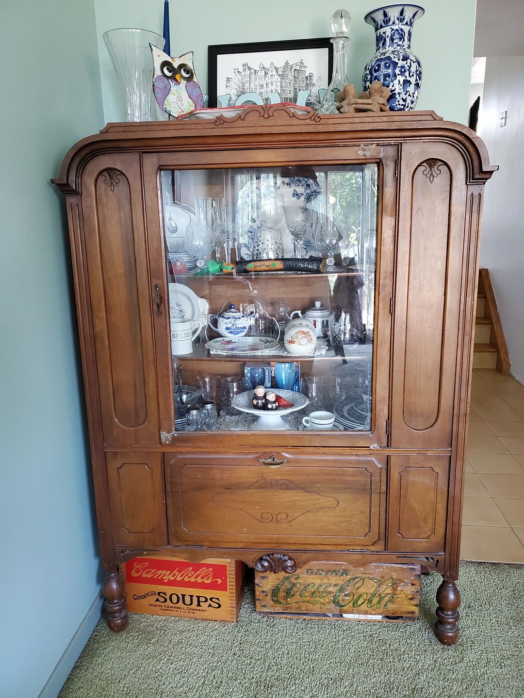 Antique China Cabinet MUST GO SO MAKE AN OFFER! thumbnail