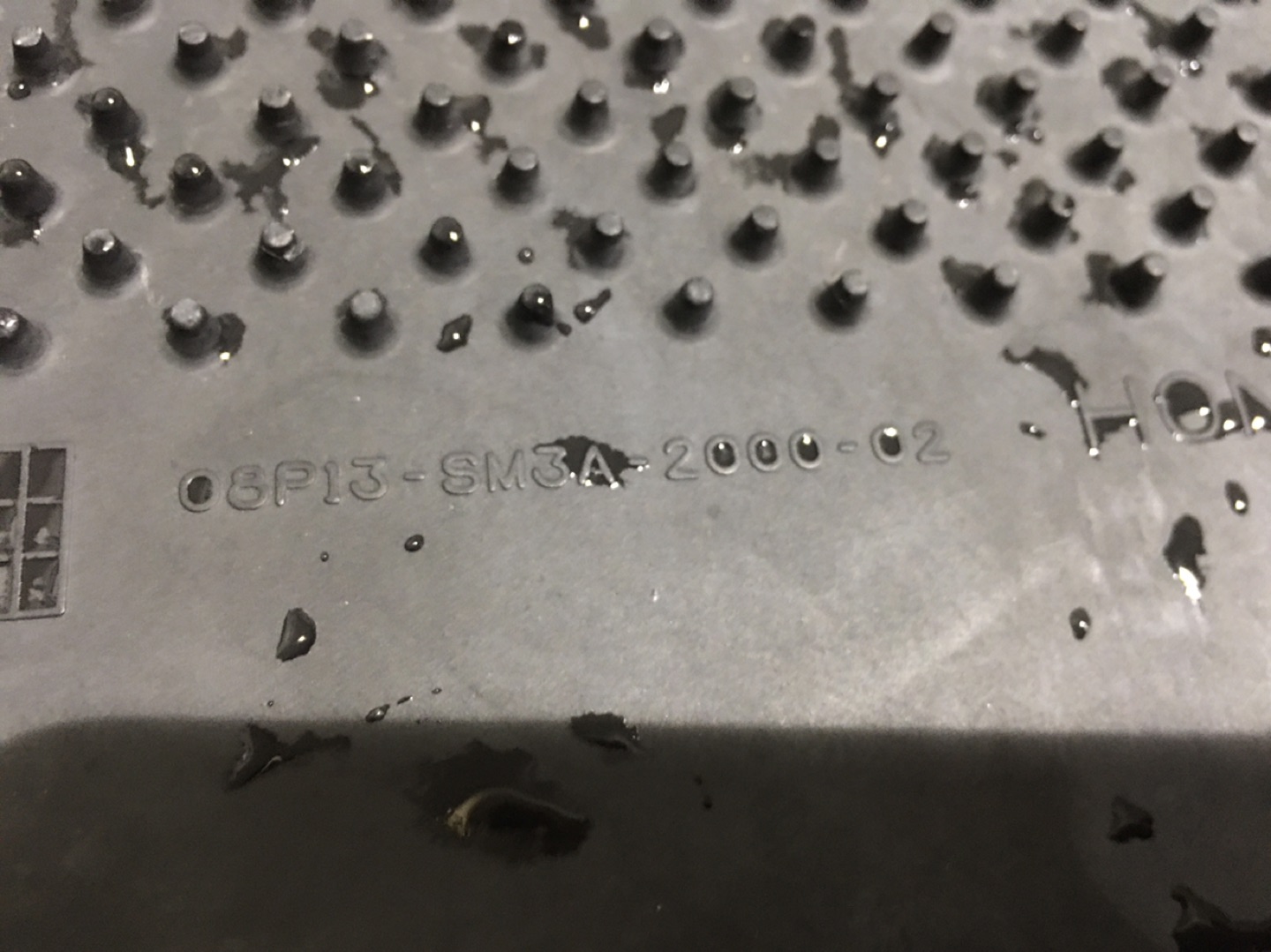 USED 1999-2001 Acura 3.2TL Front Rubber Mat image indicator(4)