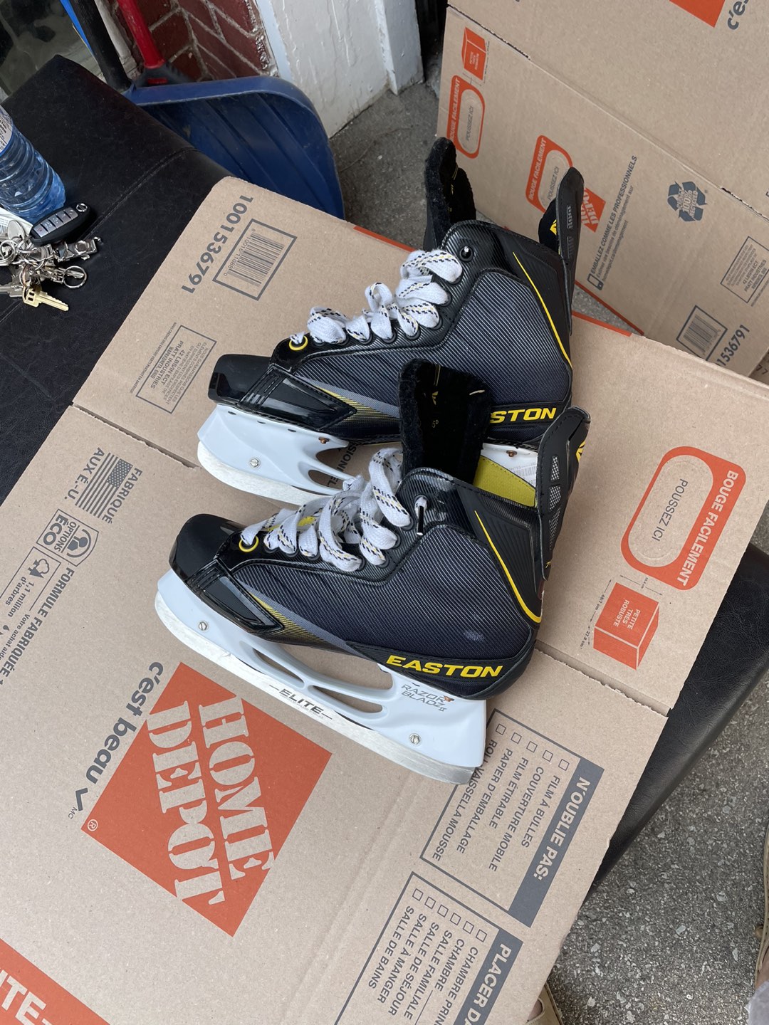 Men’s hockey skates 8.5D