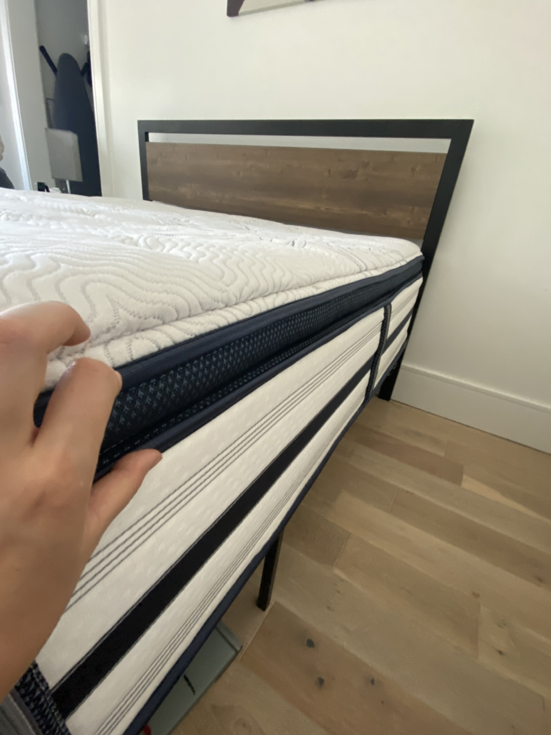Simmons mattress  - photo 3