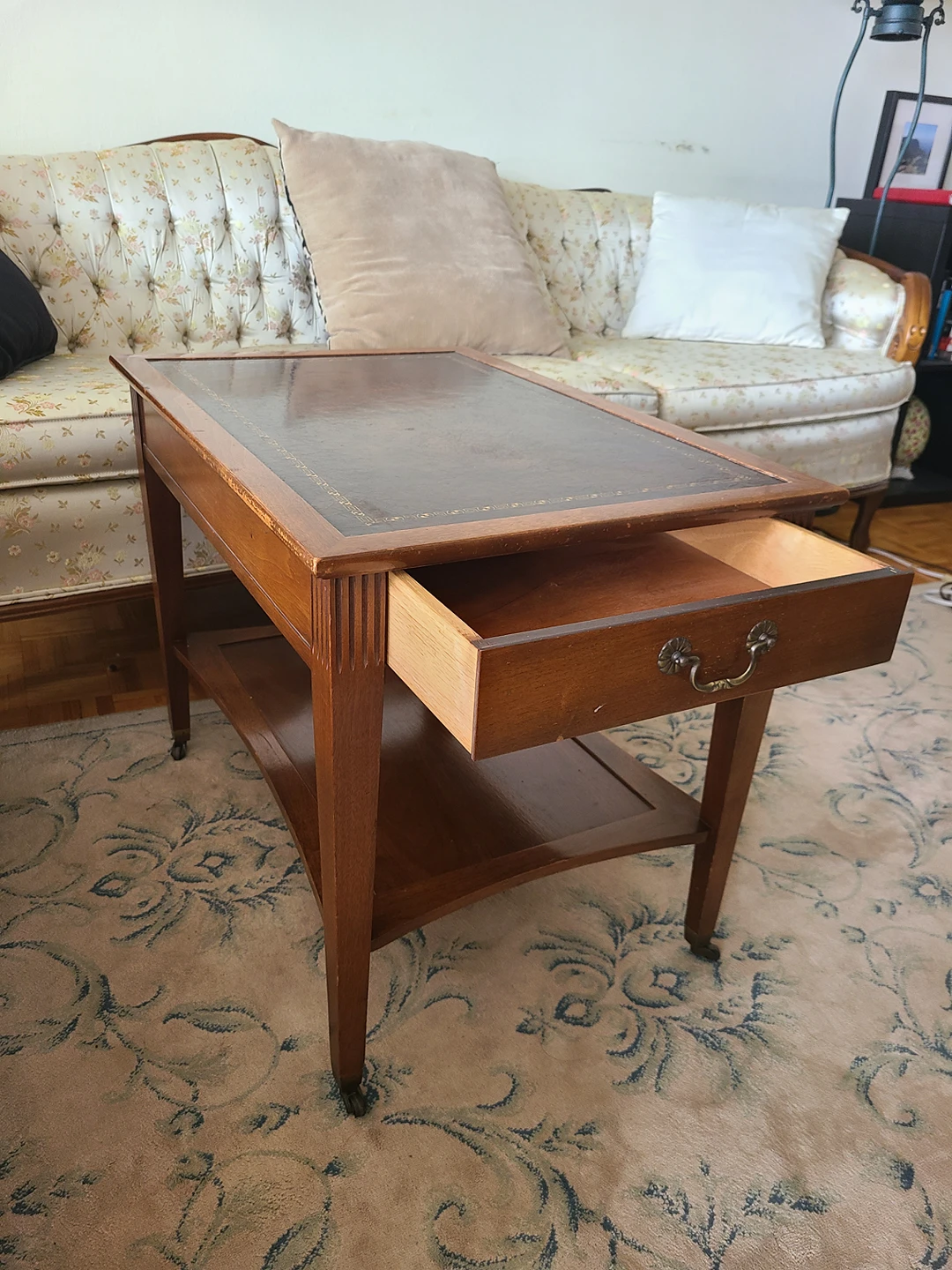 Wood side table with leather top - photo 3