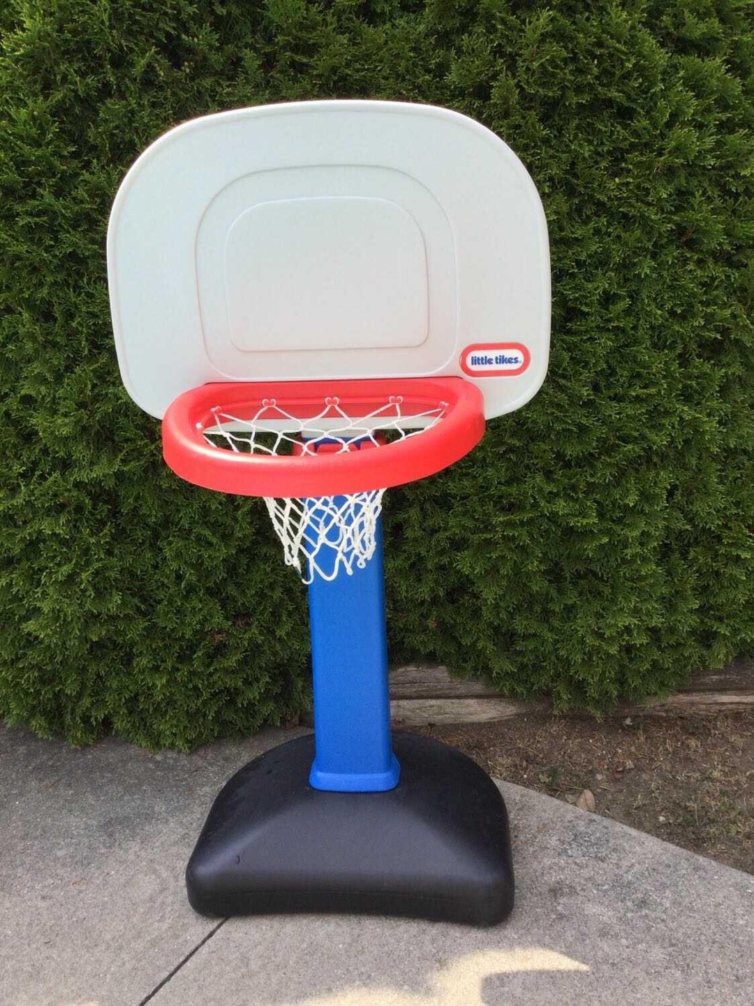 Little Tikes Toddler Basketball Net. Five levels adjustable.