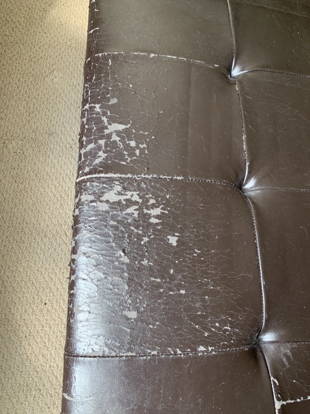 Free Urban Barn Ottoman image indicator(2)