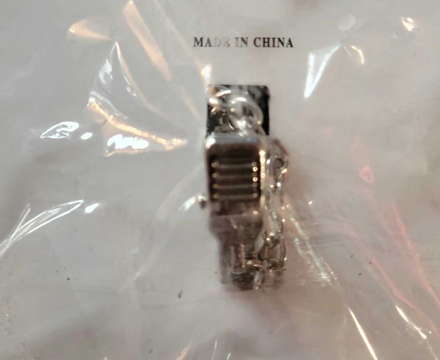 Giftable - BN CUTE LIPSTICK CLIP-ON image indicator(3)