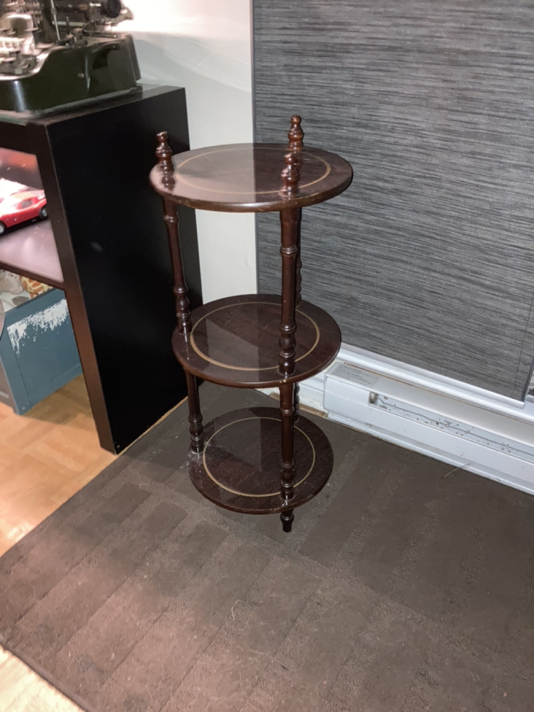 3 tier wooden stand / shelf image indicator(4)