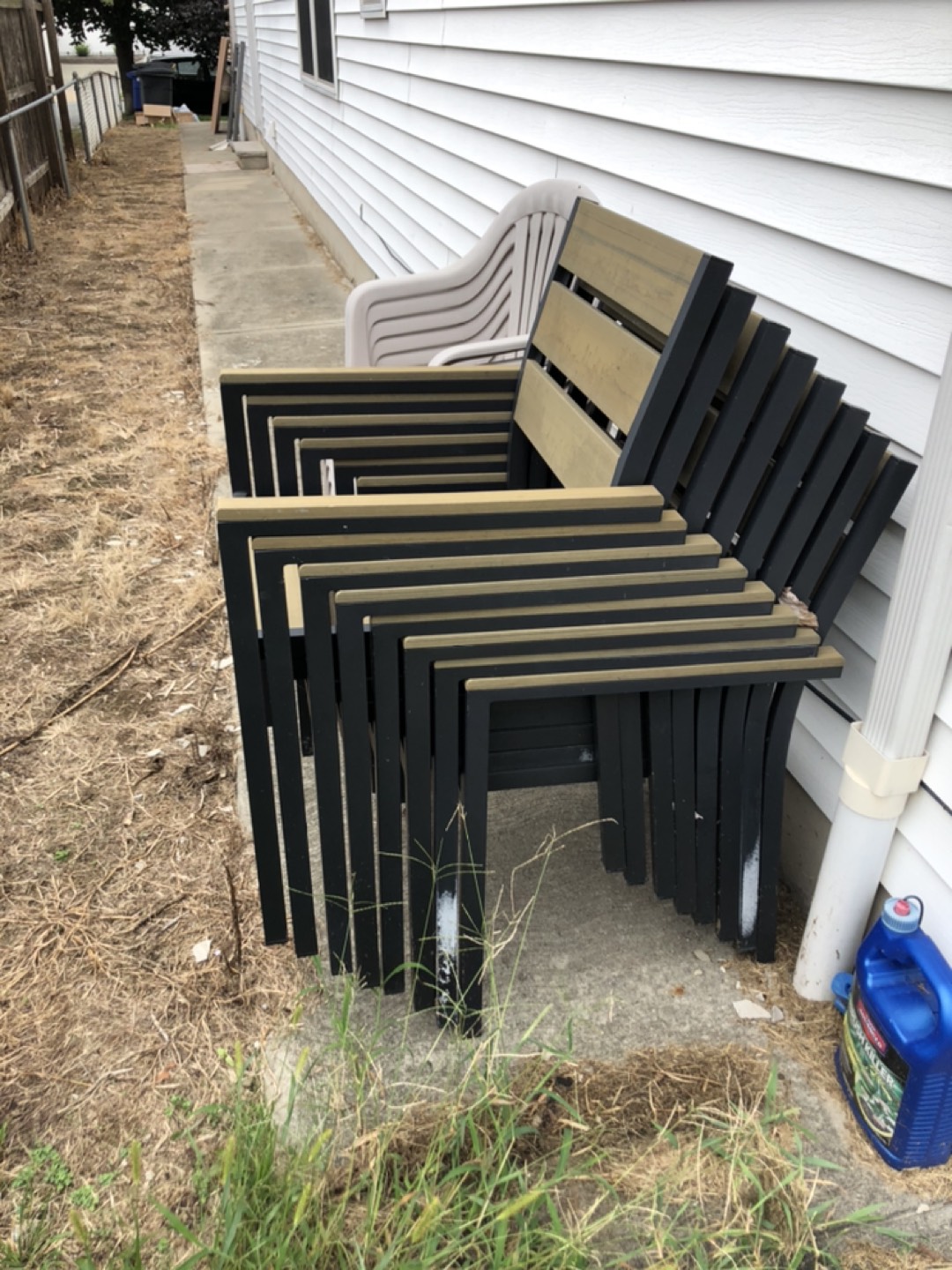 expendable back yard table with chairs