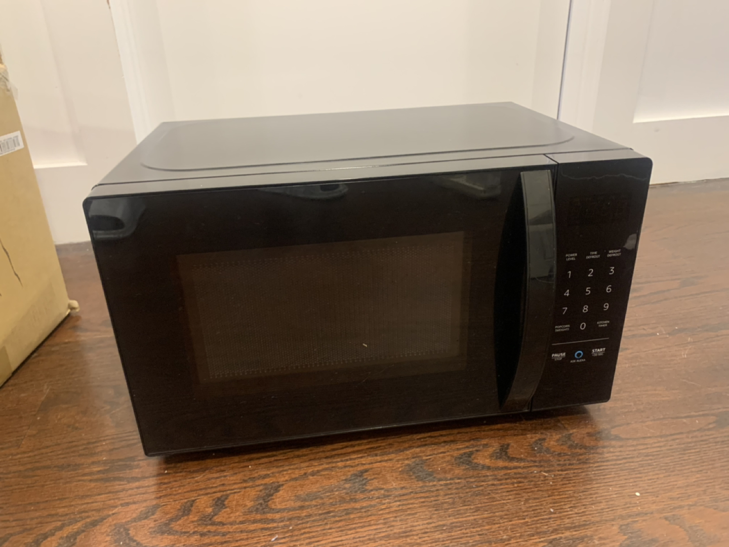 Amazon Basics Microwave