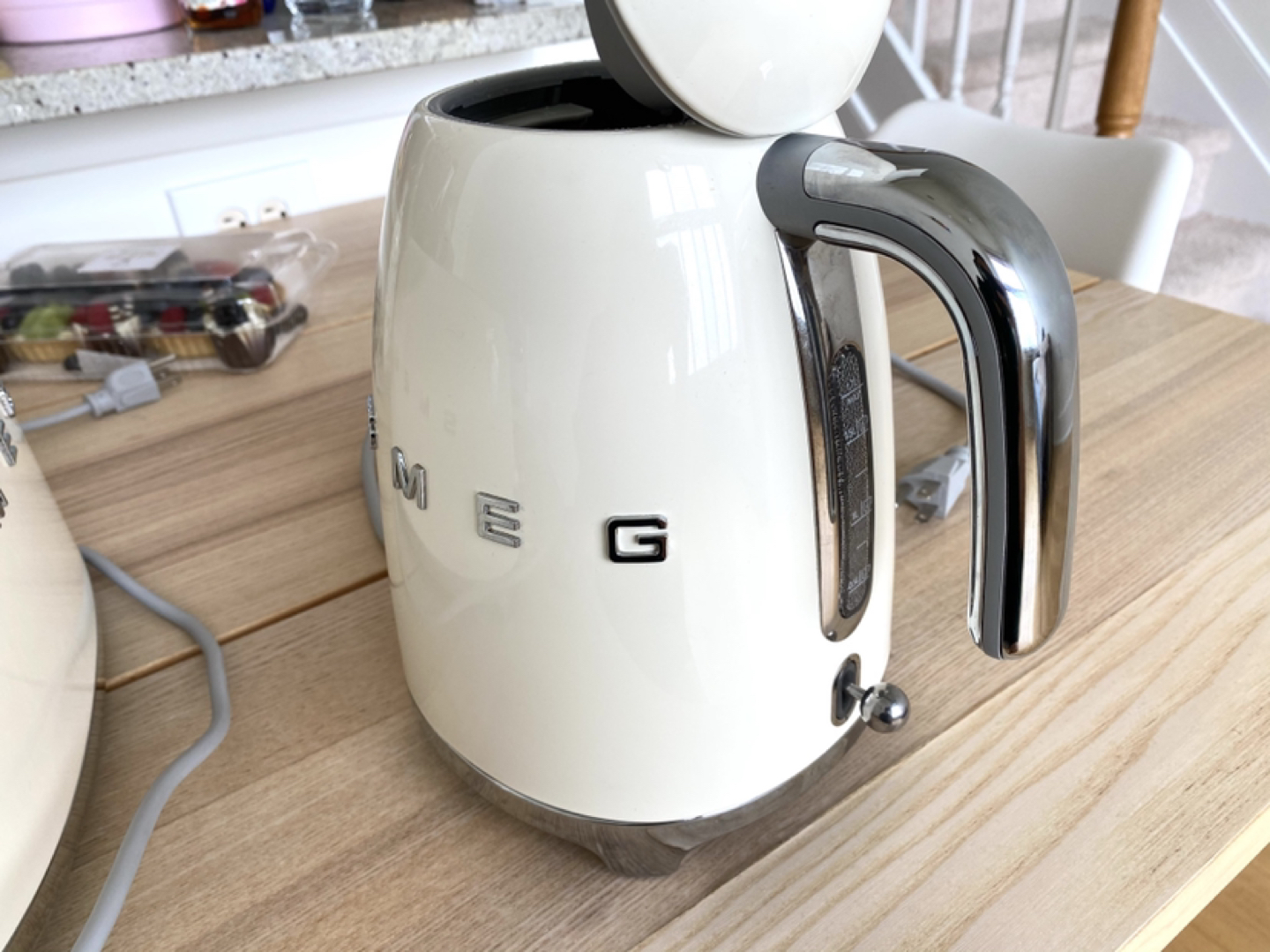 SMEG electric kettle and toaster - photo 2