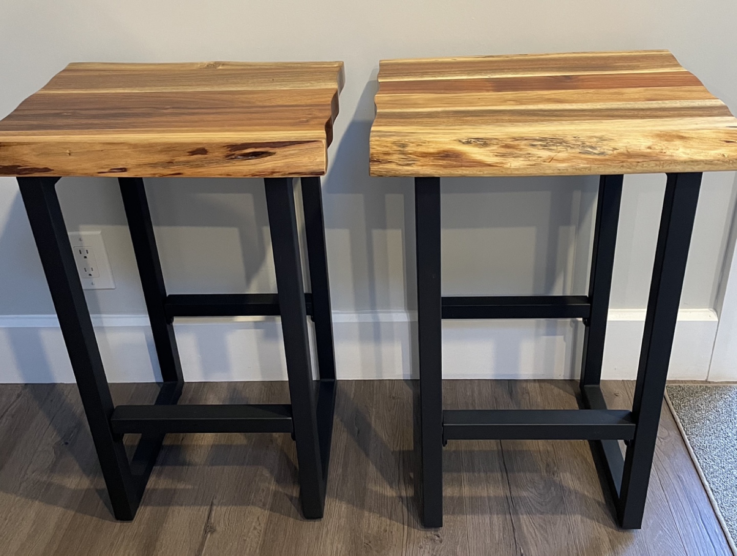 Pair of side tables 