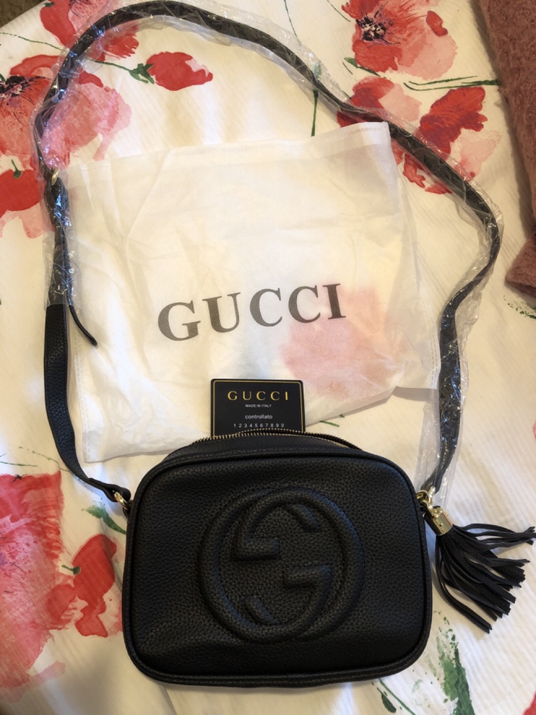 Gucci purse with adjustable straps  image indicator(4)