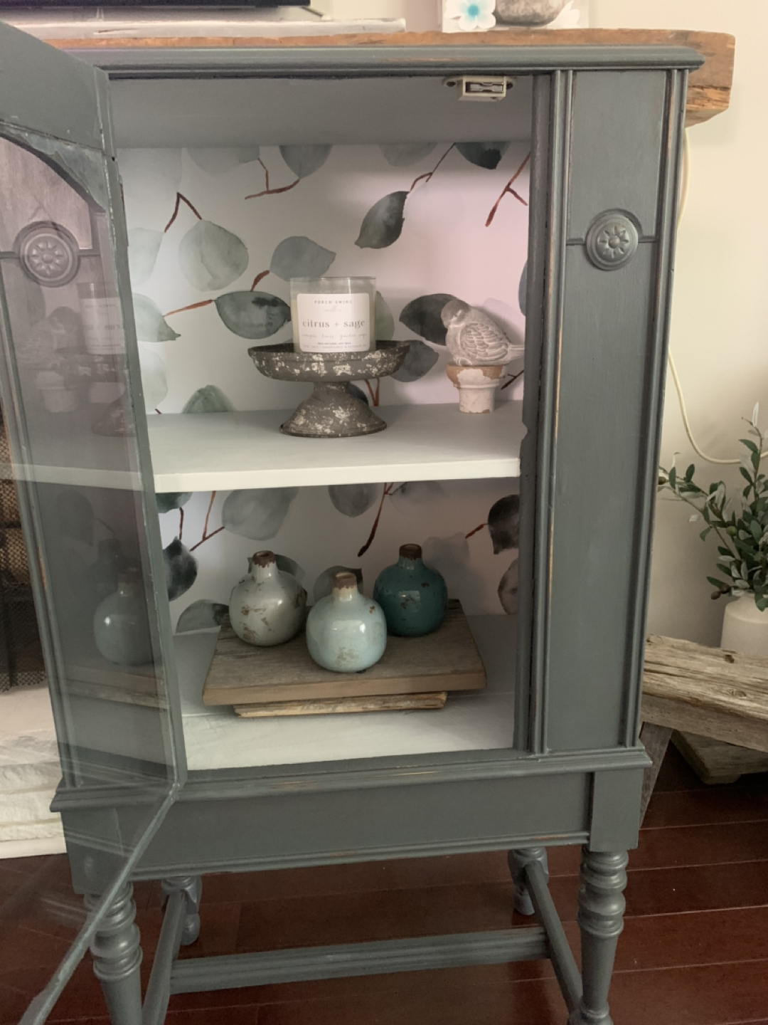 small antique cabinet  - photo 2