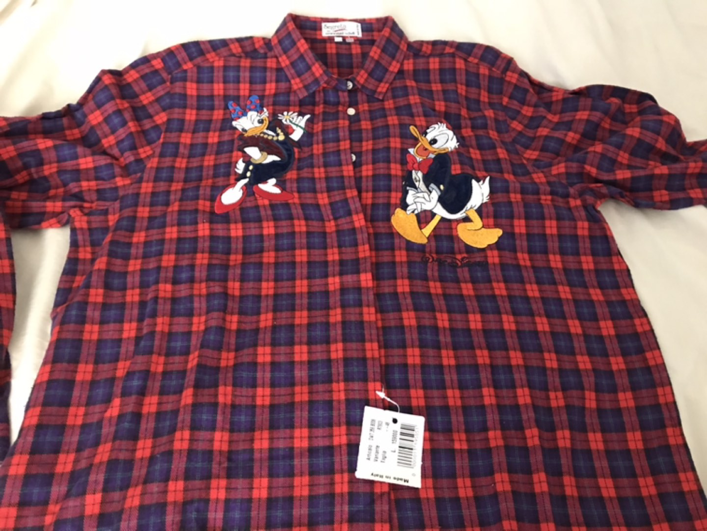 ( BRAND NEW  ) Disney World Donald and Daisy Plaid Shirt image indicator(2)