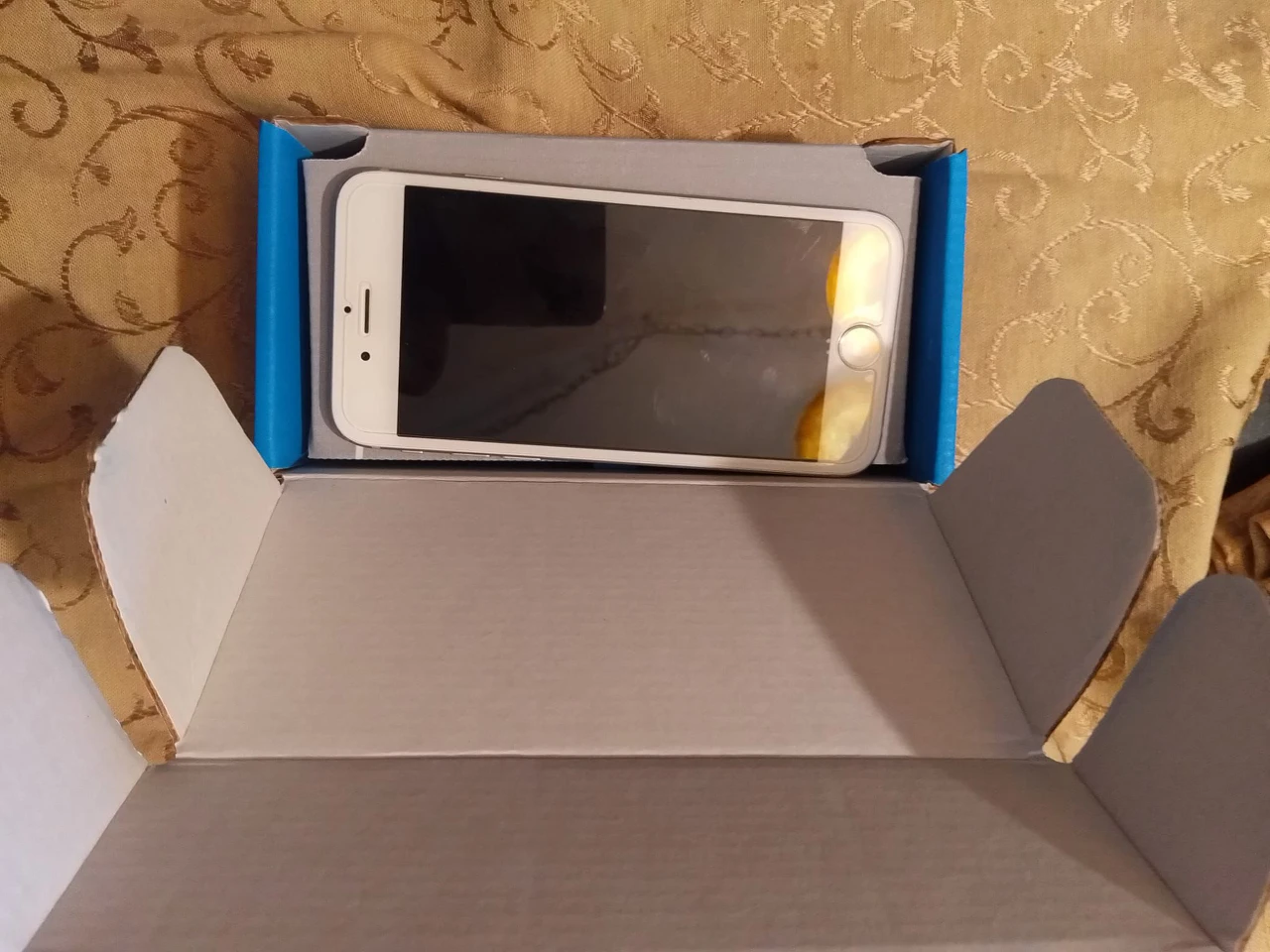 Unlocked iPhone 6. 64gb. 
NEW NEVER USED - photo 3