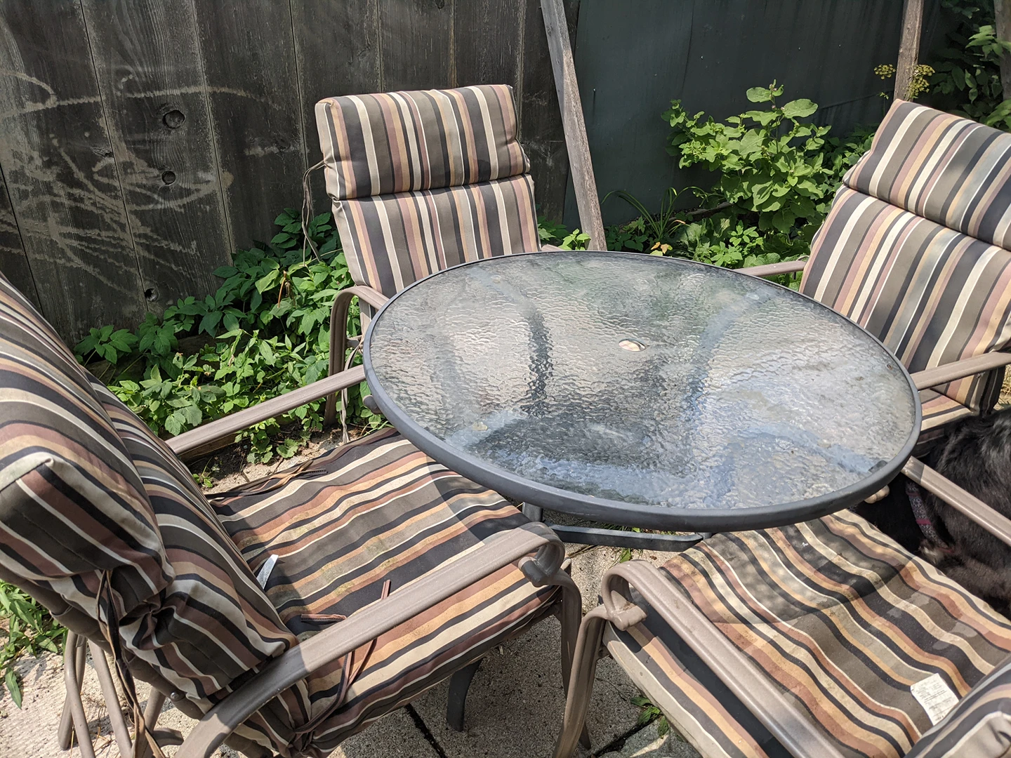 Patio table and chairs - photo 3