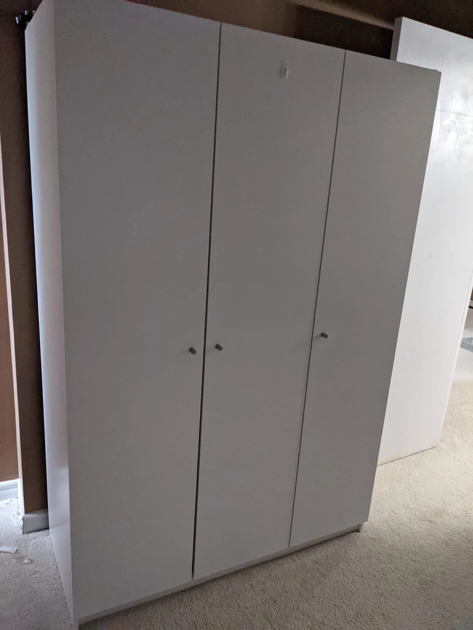 3 door wardrobe