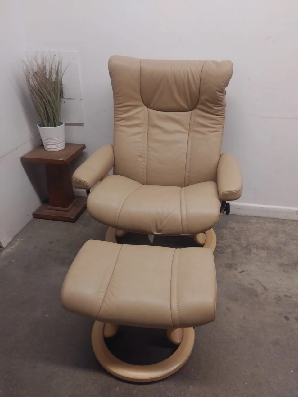 Recliner with Ottoman
