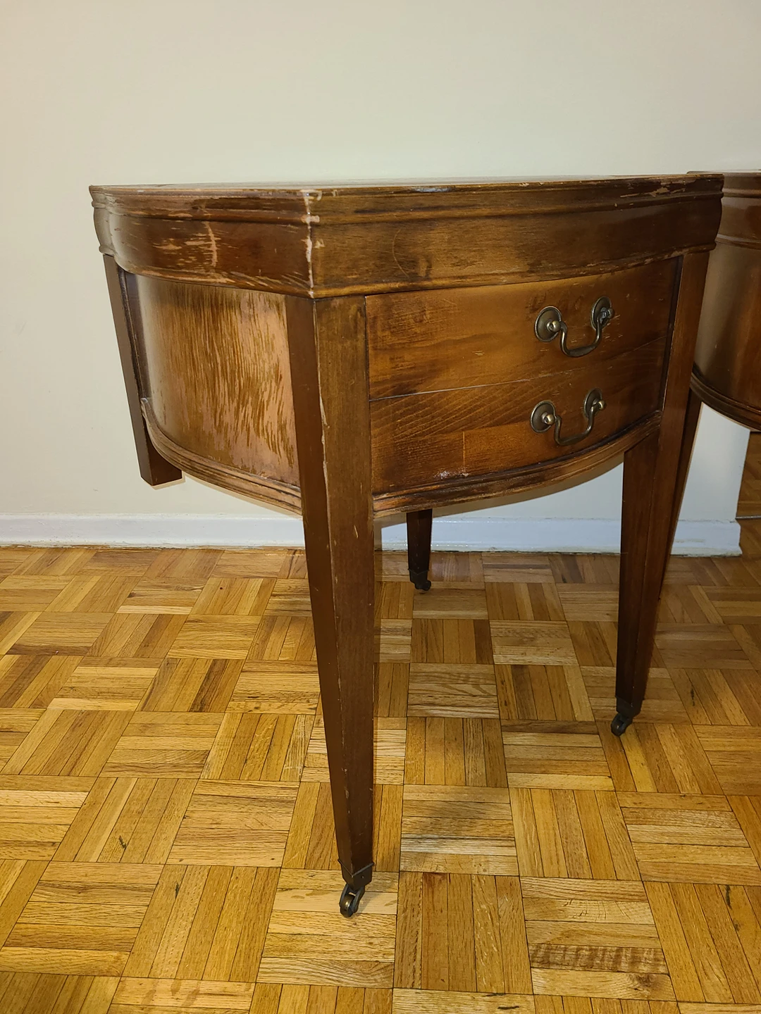 Pair of Vintage Side Tables - photo 5