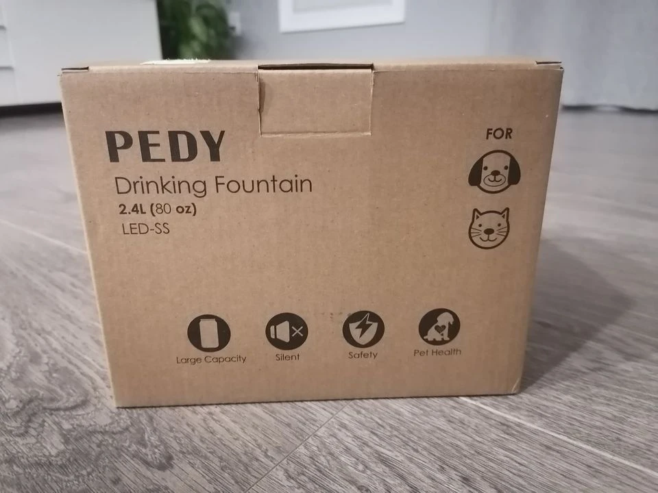 BRAND NEW PET WATER FOUNTAIN