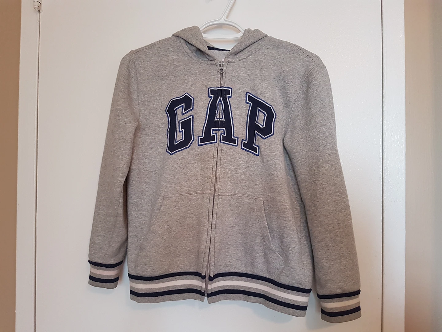 Sweater Boys Size L Age 8-10 thumbnail