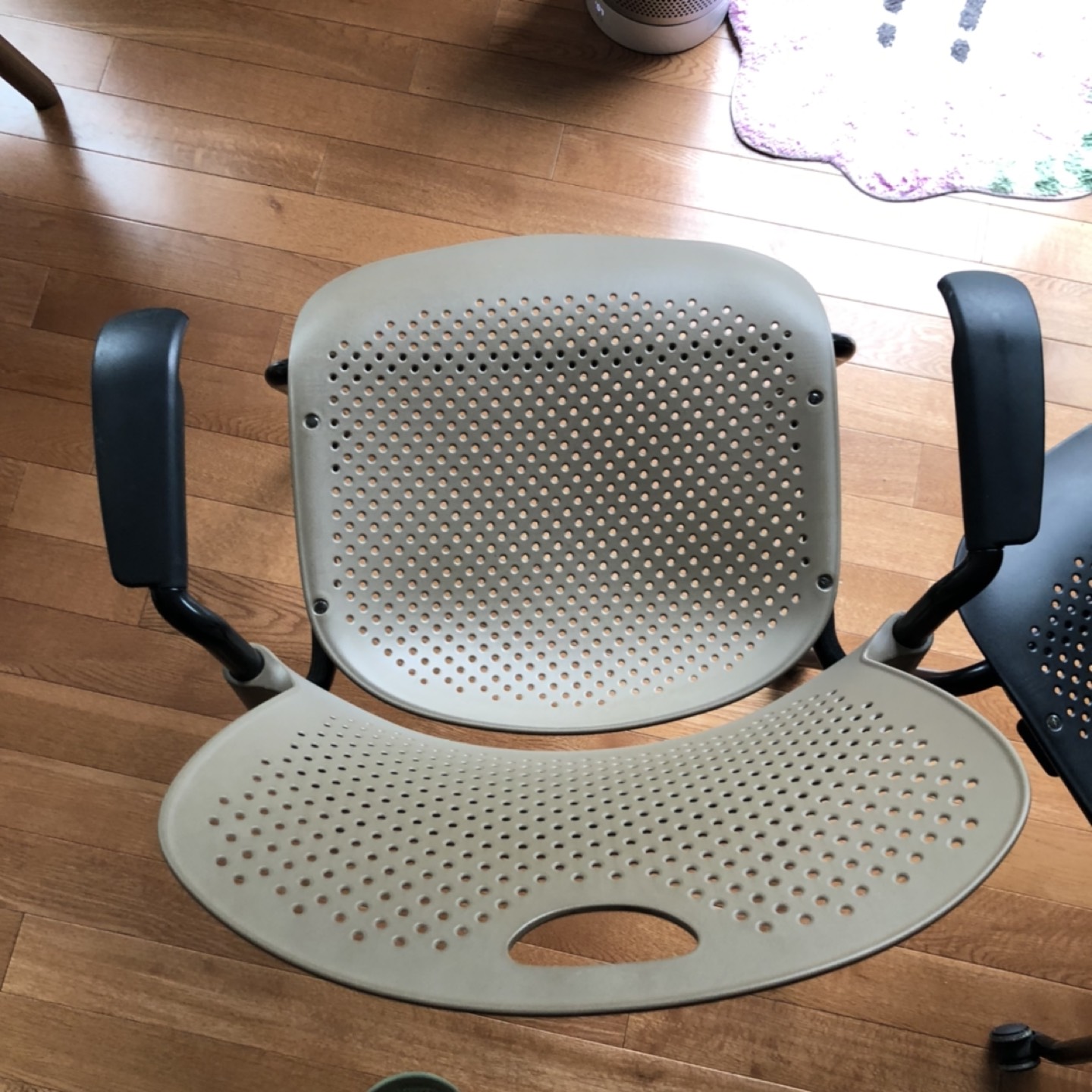 Herman Miller Caper Office Chair x3 - photo 3
