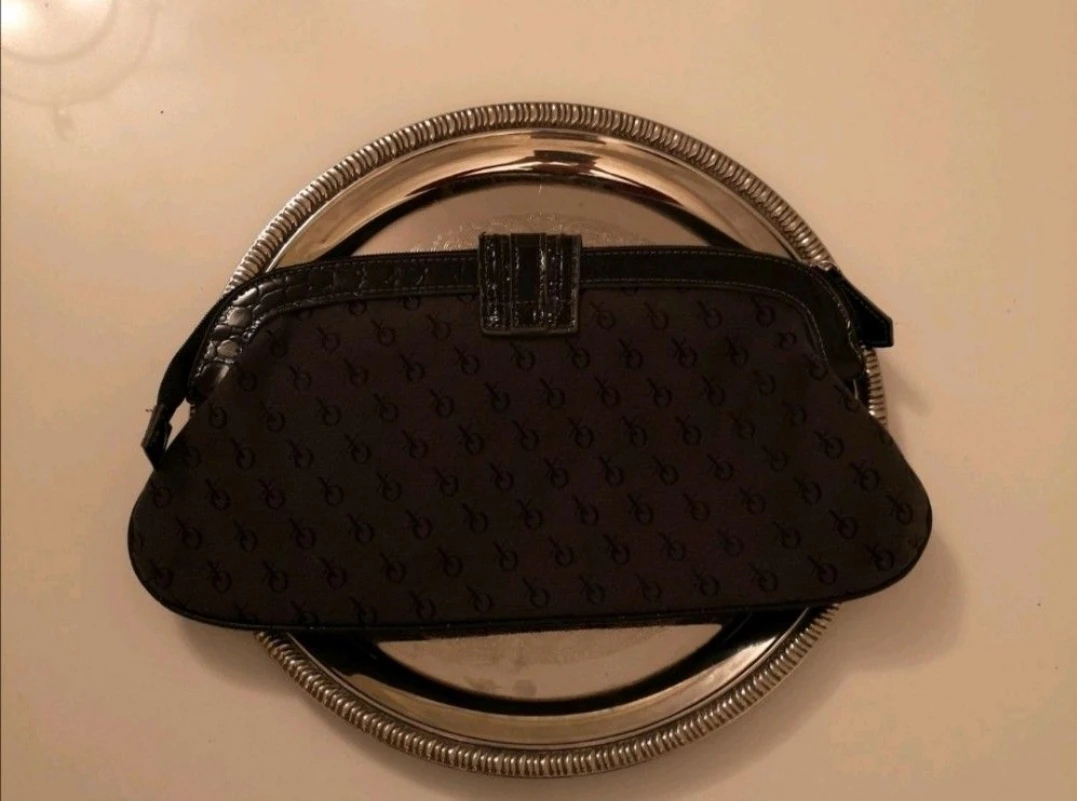 XOXO Black Clutch - photo 2