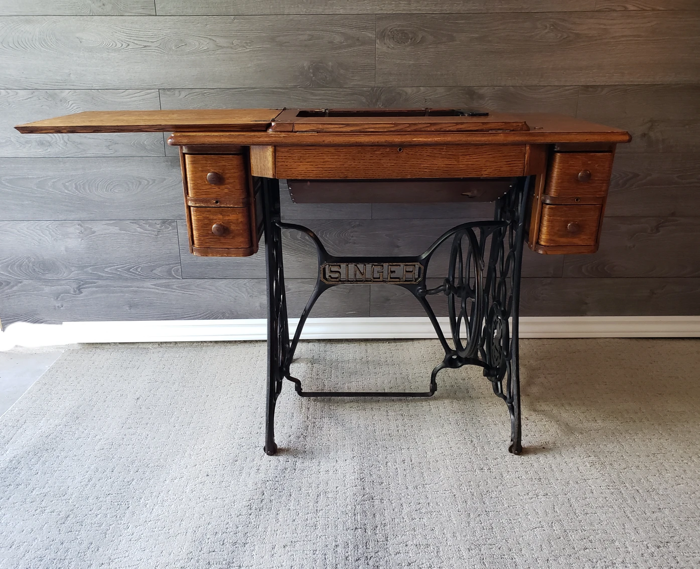 Singer Sewing Machine Table image indicator(3)