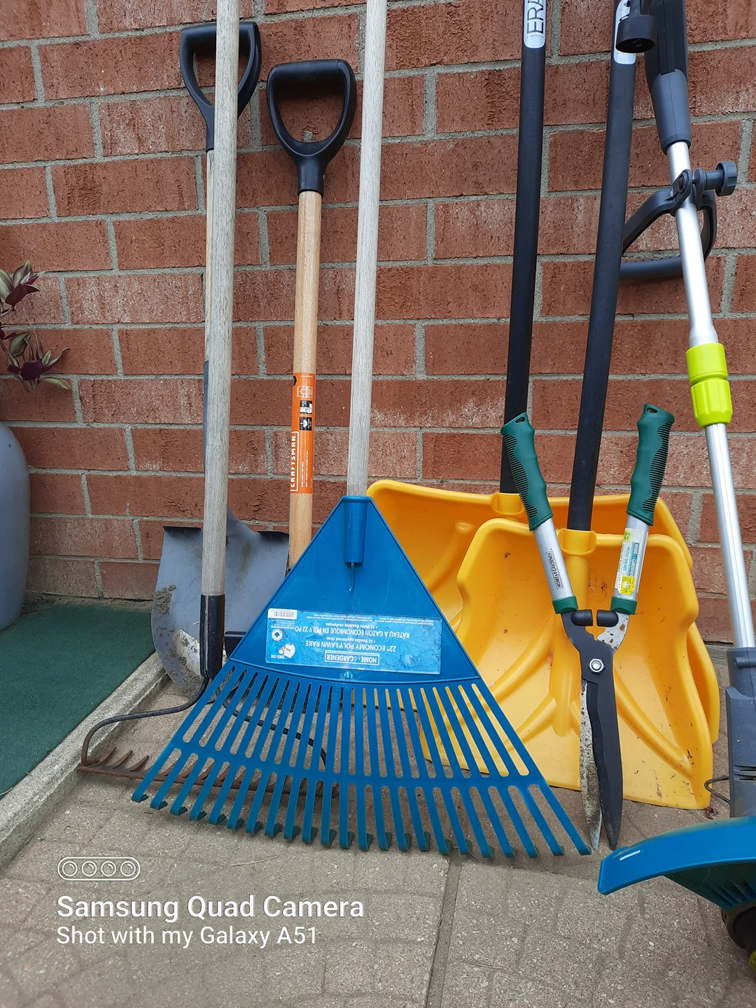 Garden Accessories - photo 3