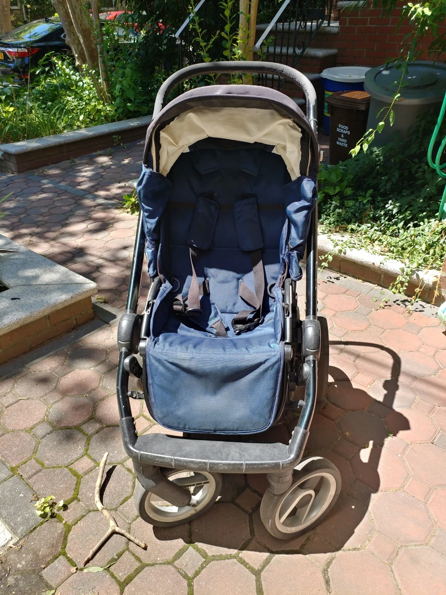 Mutsy Evo Stroller with bassinet thumbnail