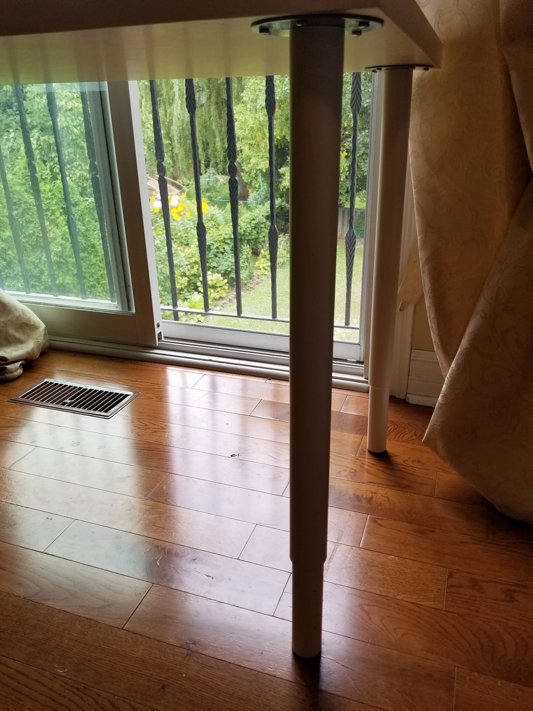 white ikea table - photo 4