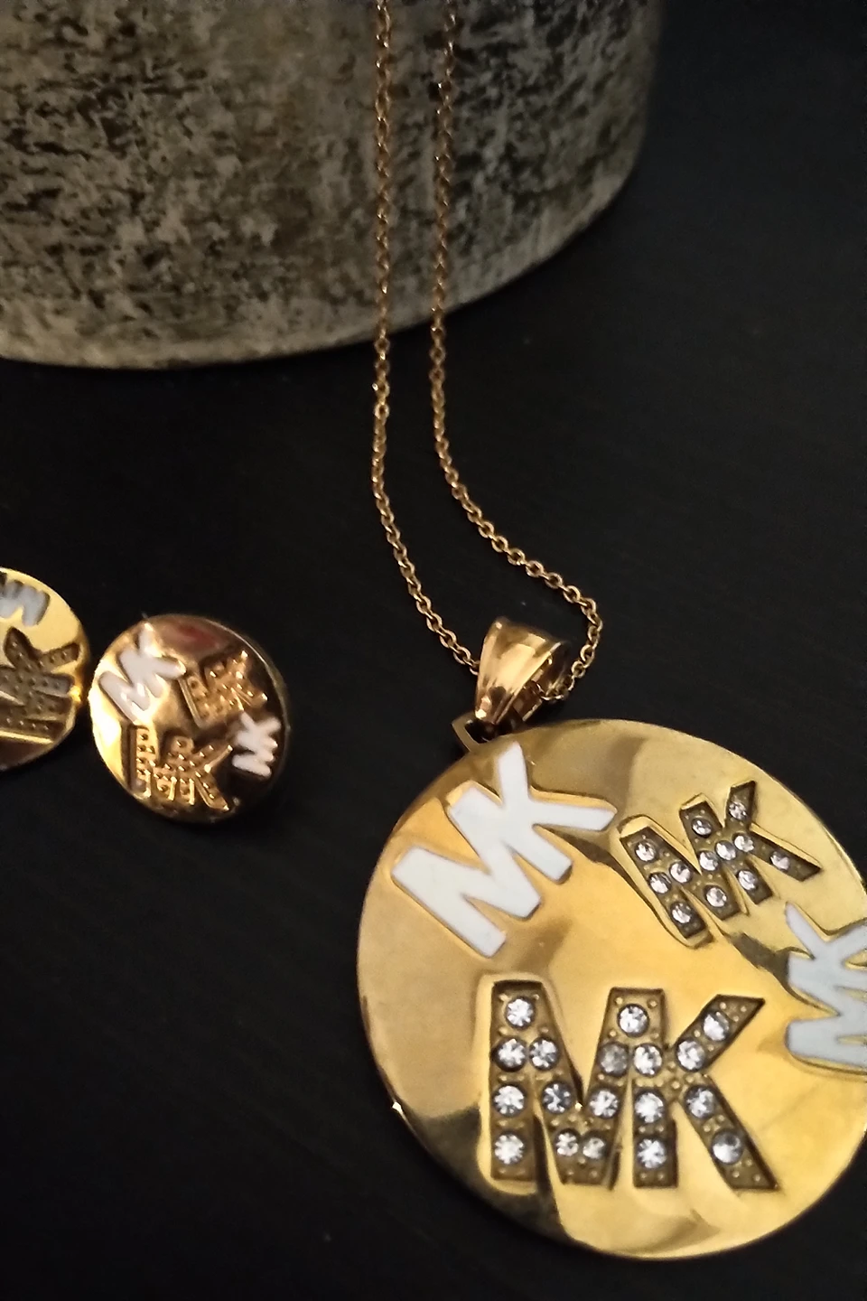 necklace with earrings image indicator(3)