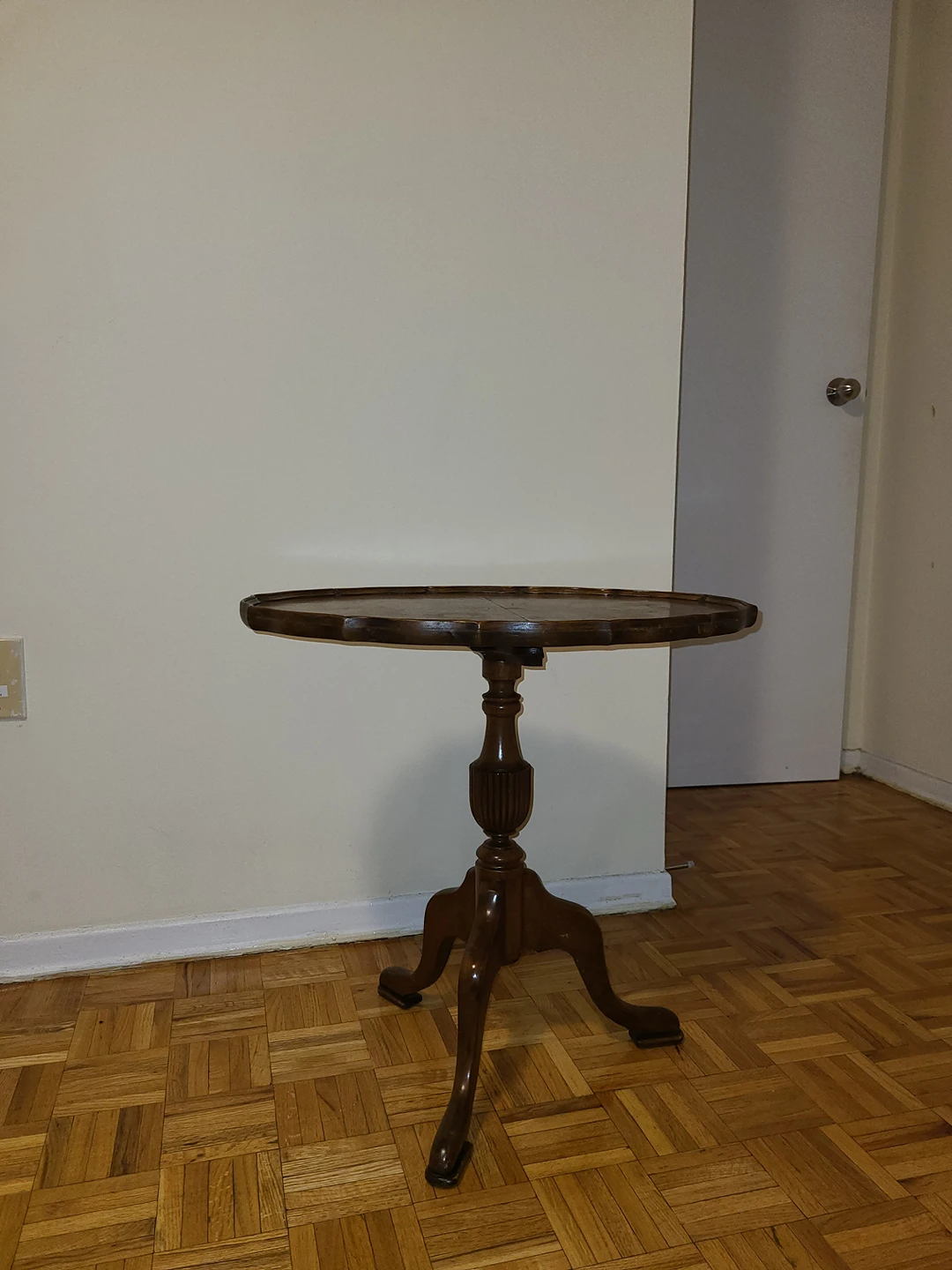 Small Vintage Wooden Oval Table - photo 3