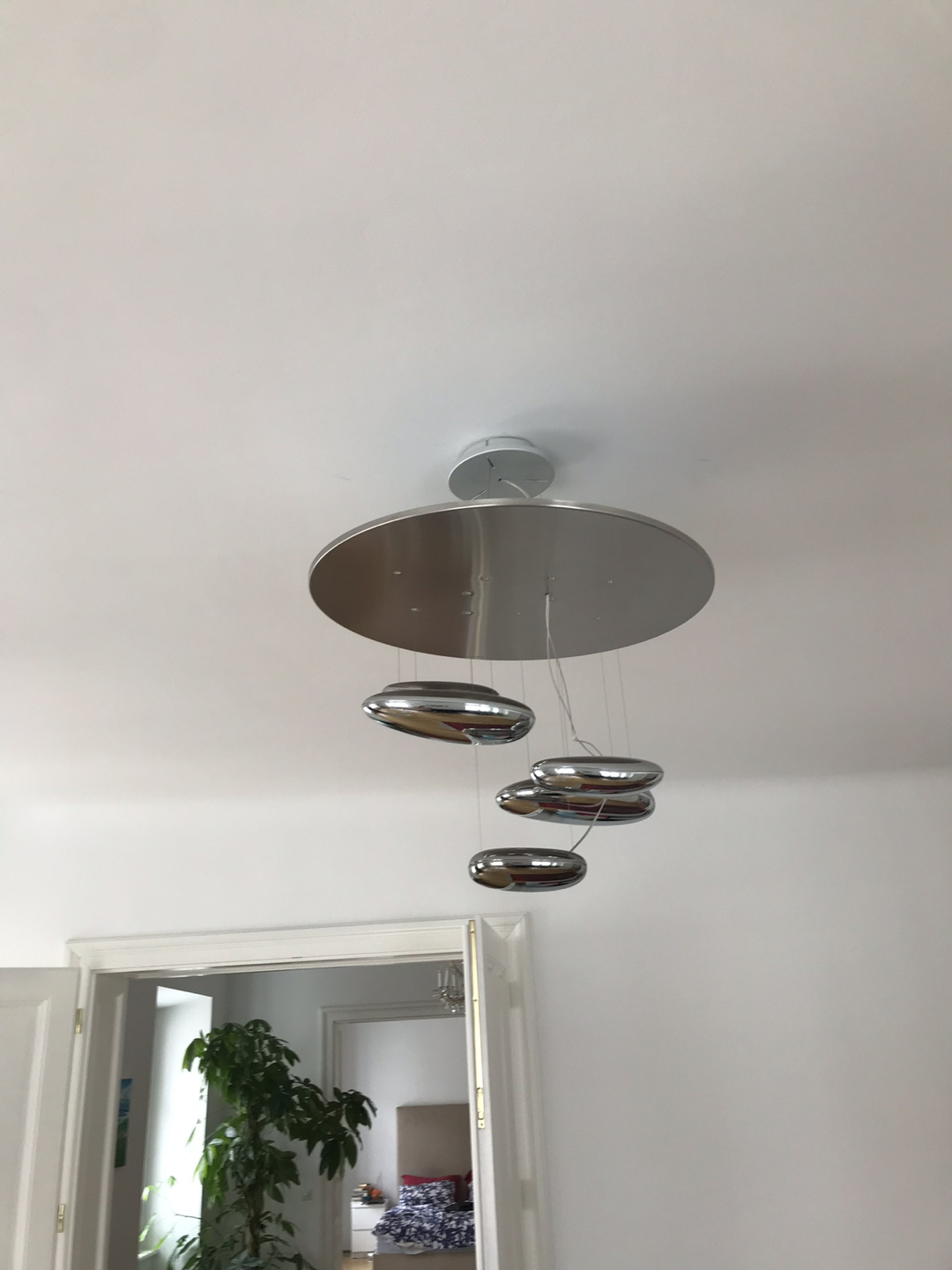 Contemporary ceiling lamp