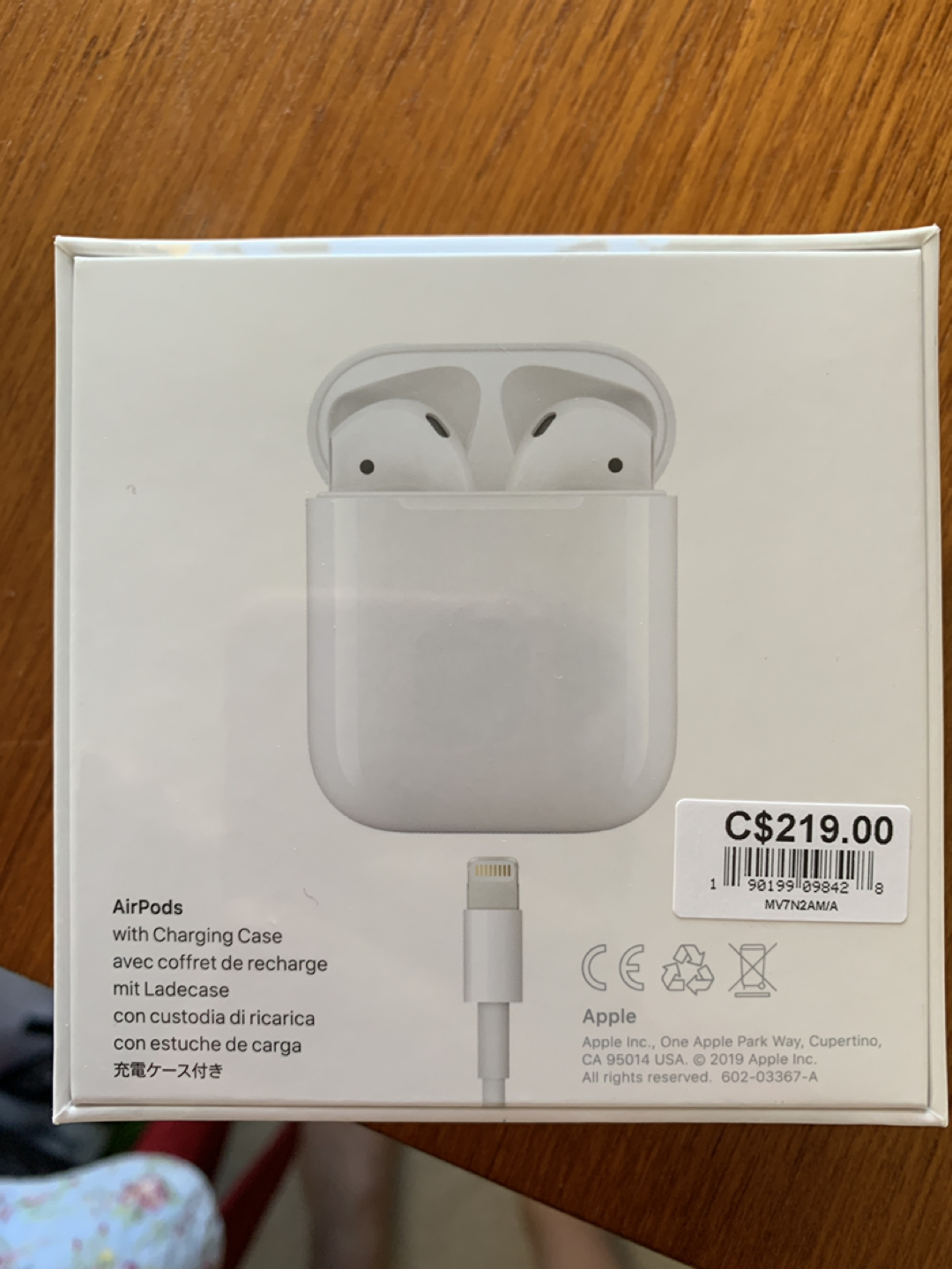 Unboxed new Apple Airpods with charging case image indicator(2)