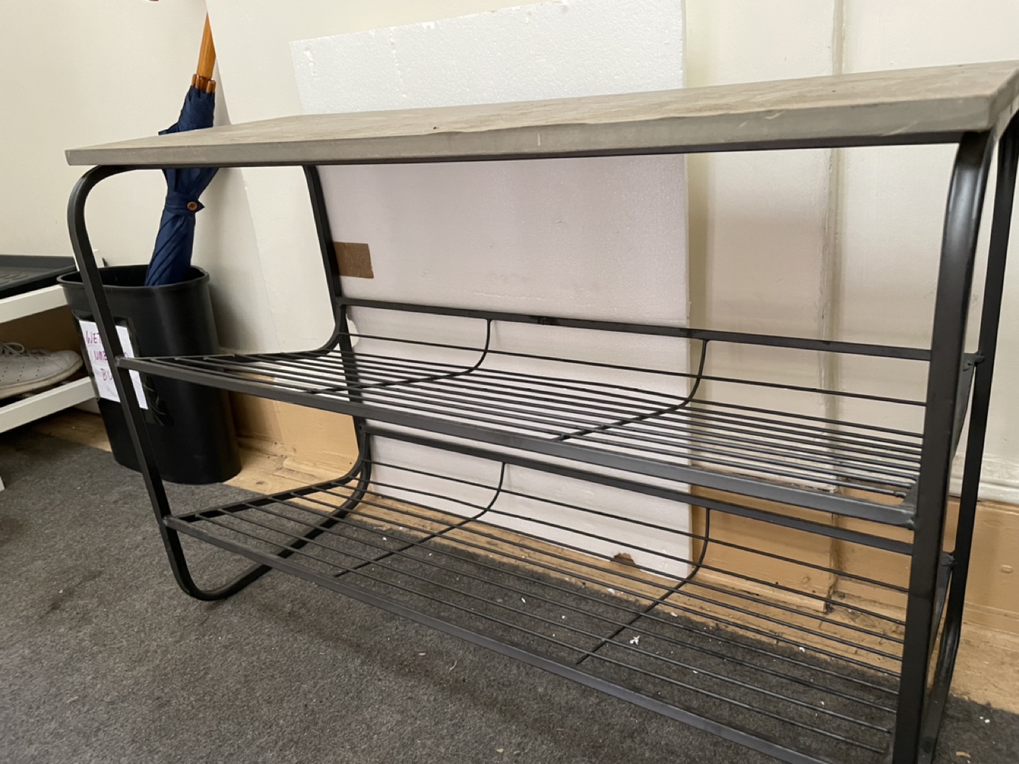 Shoes rack
