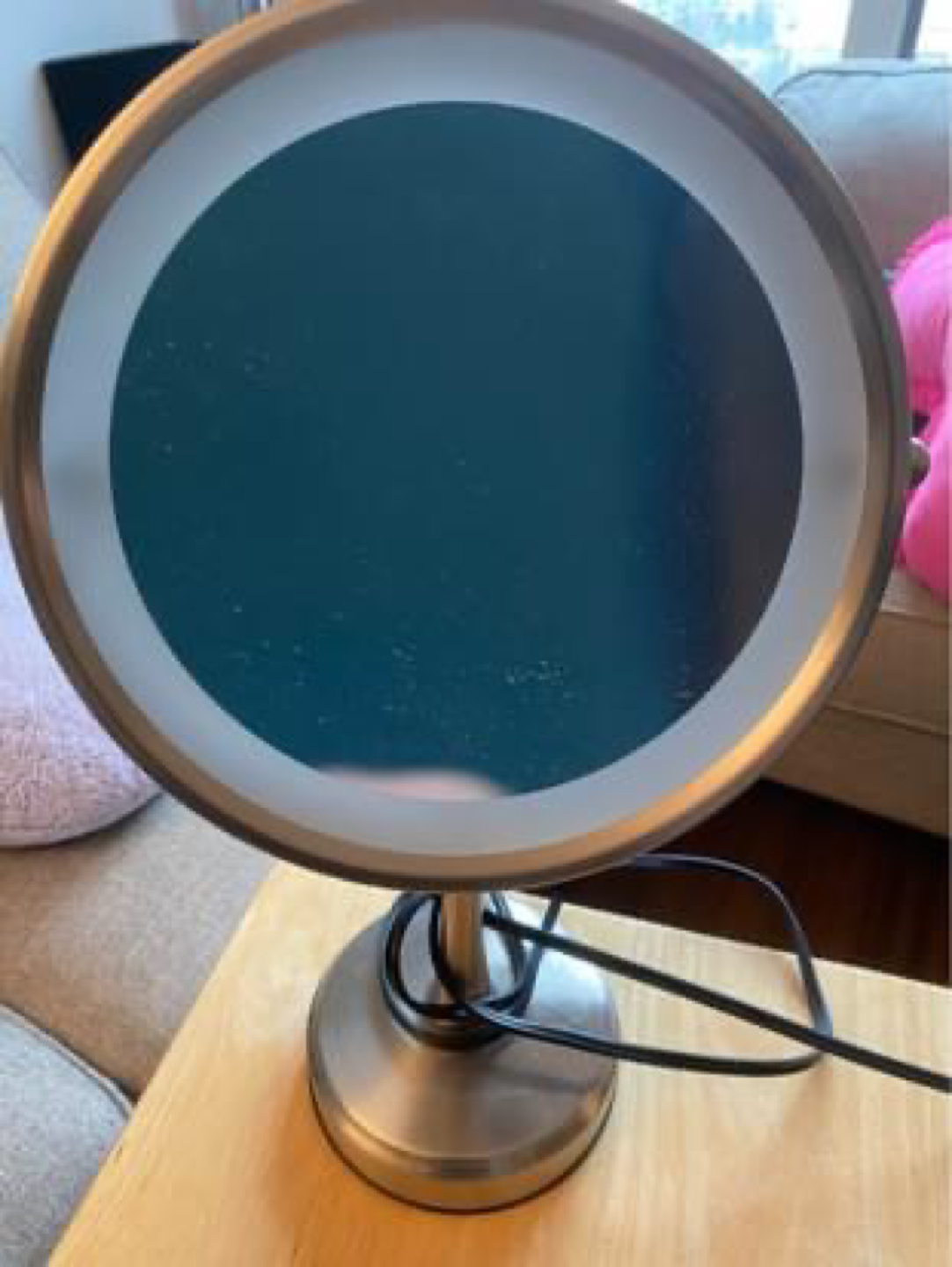 Round mirror