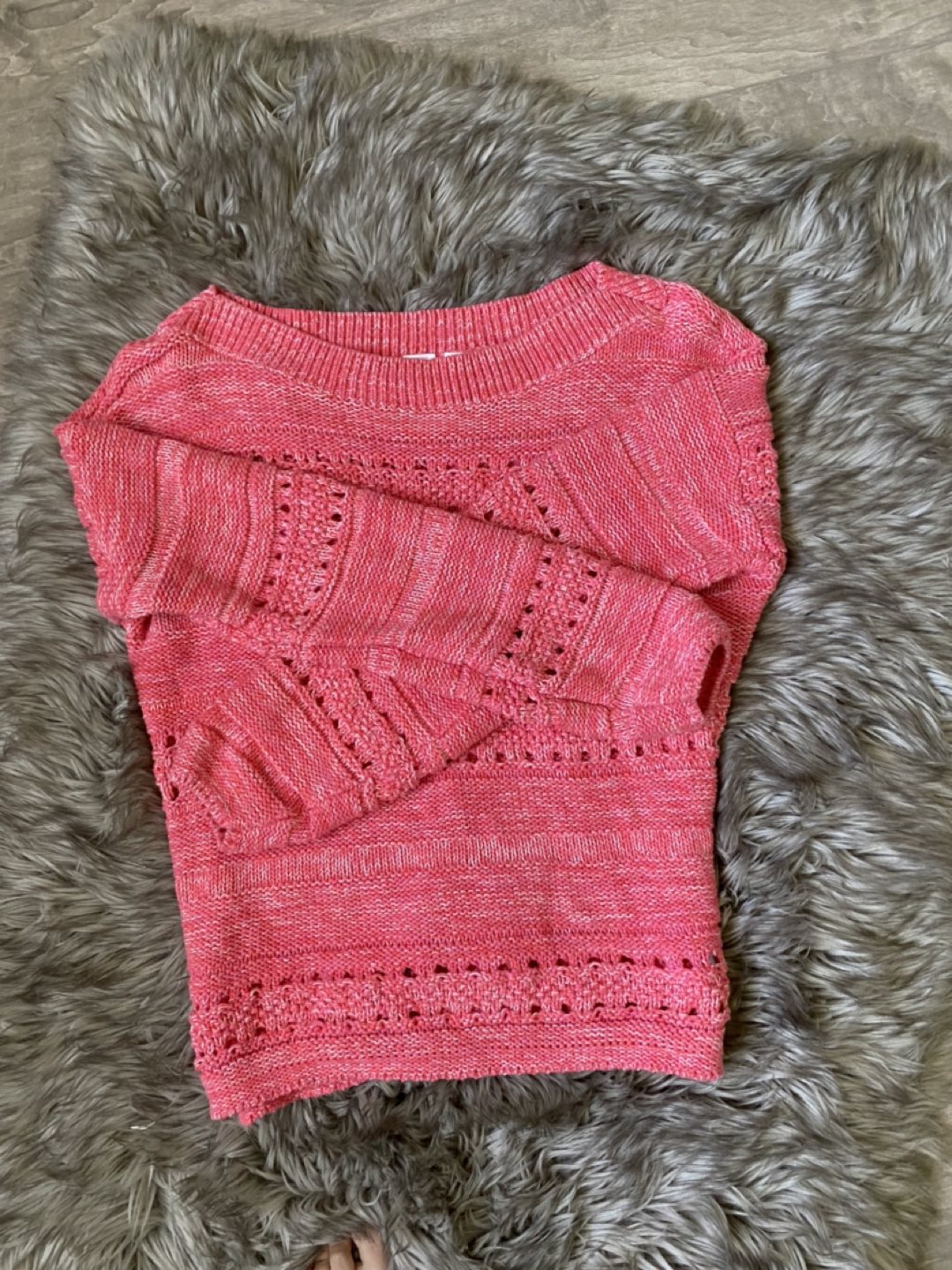 Gap sweater thumbnail