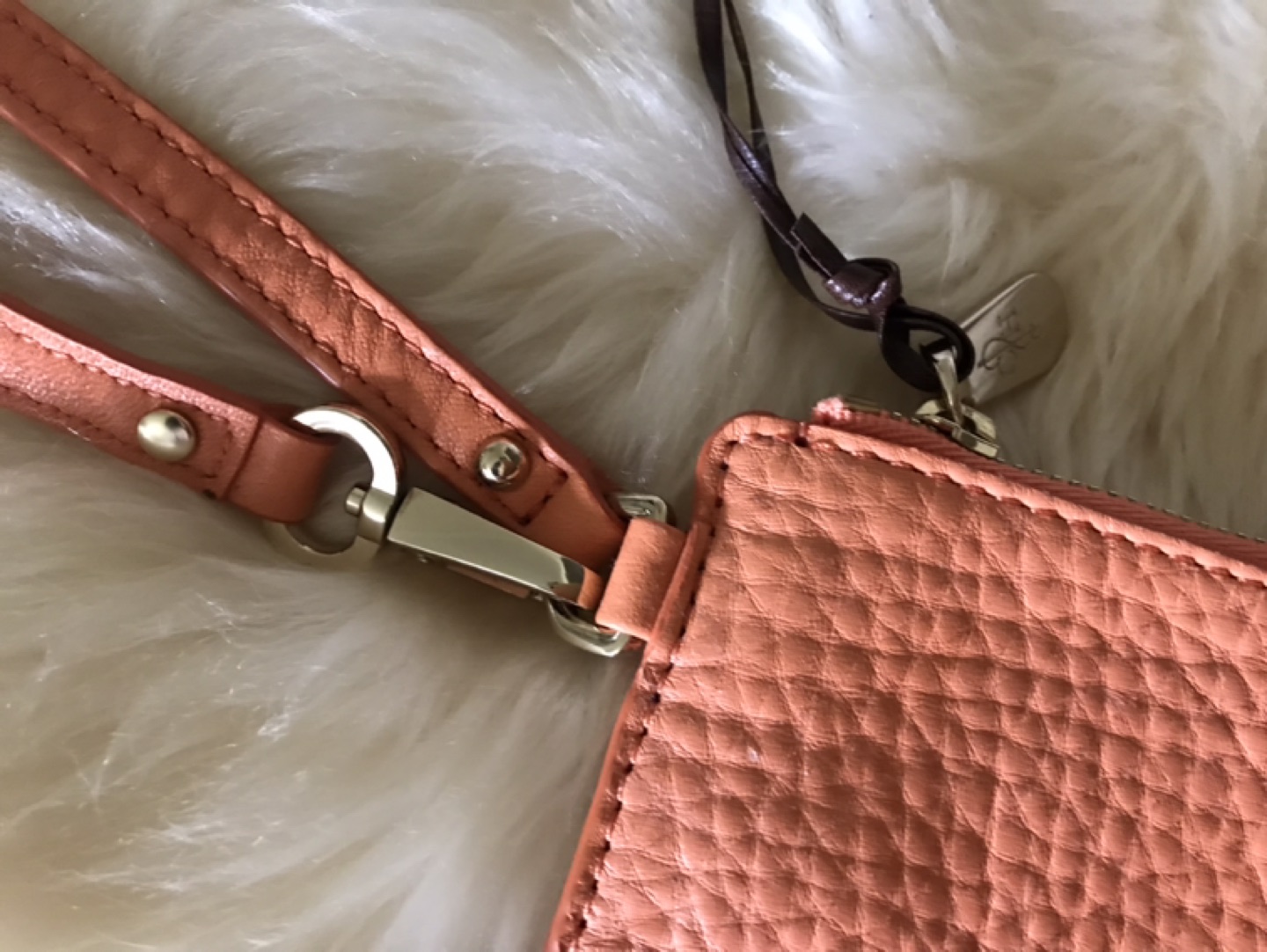 ( BRAND NEW ) Cole Hann Pebble Leather Wristlet image indicator(3)